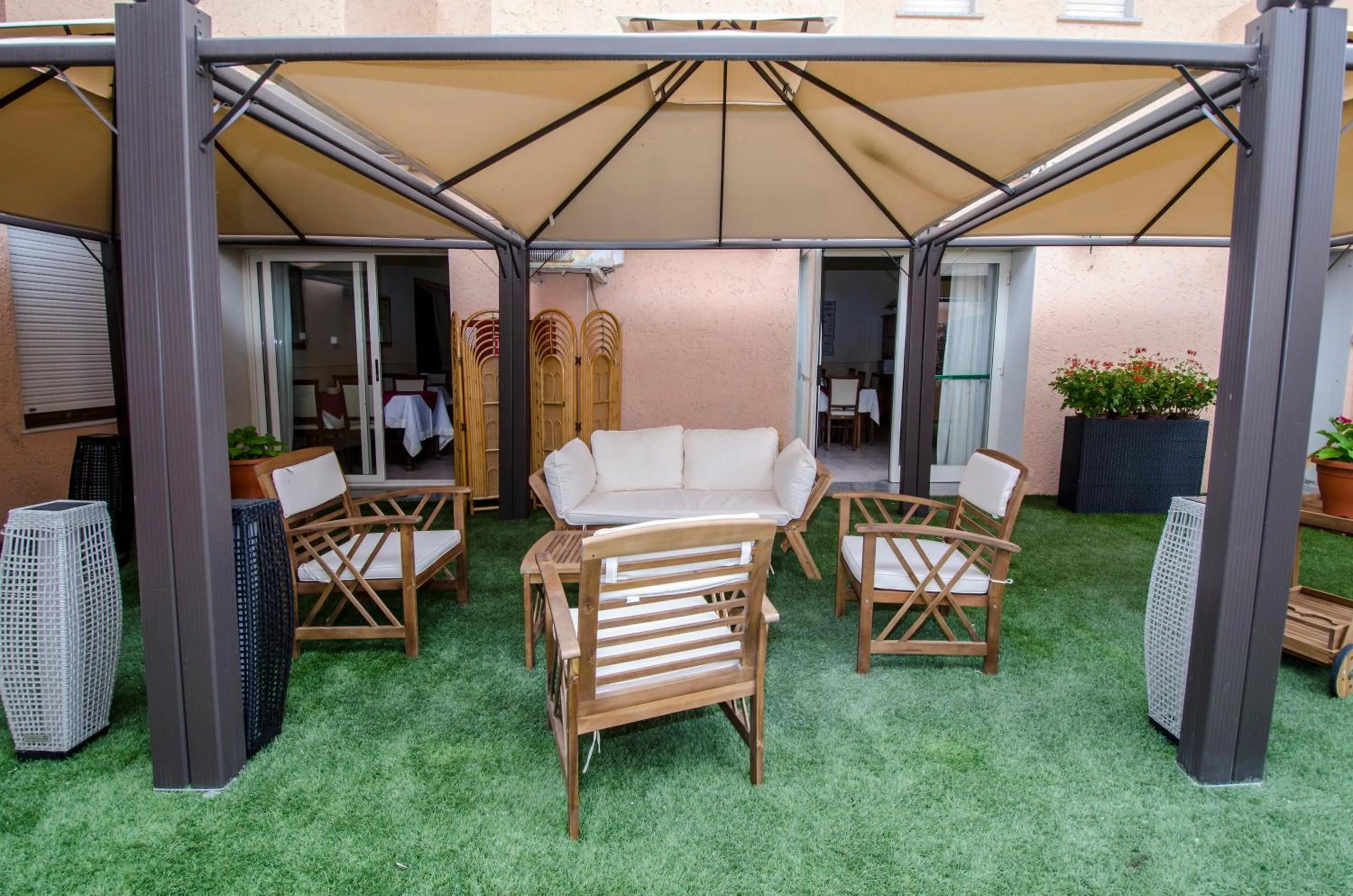 Patio in A.I.R. Hotel Gabbiano