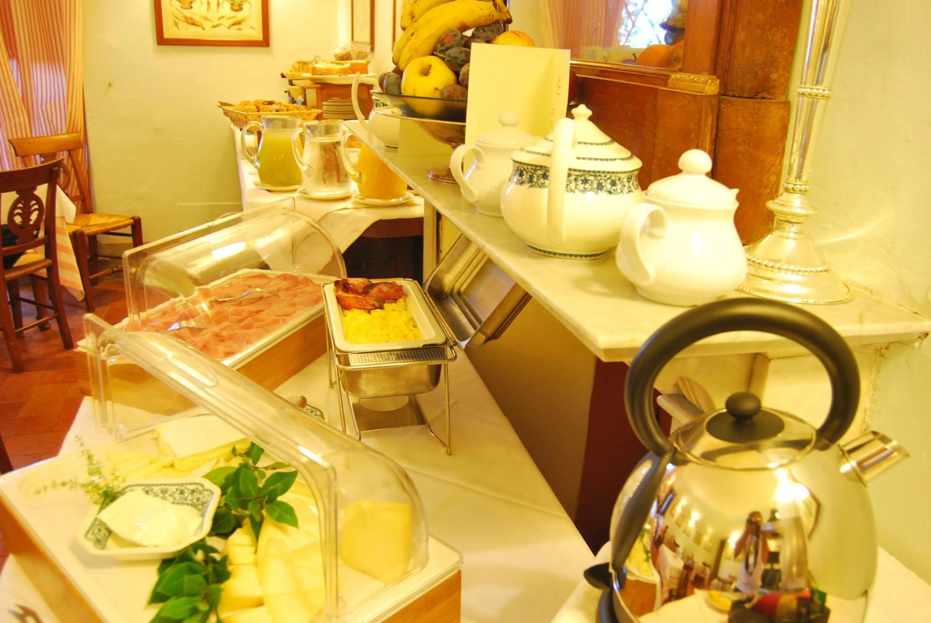 Coffee/tea facilities in Villa Il Poggiale Dimora Storica