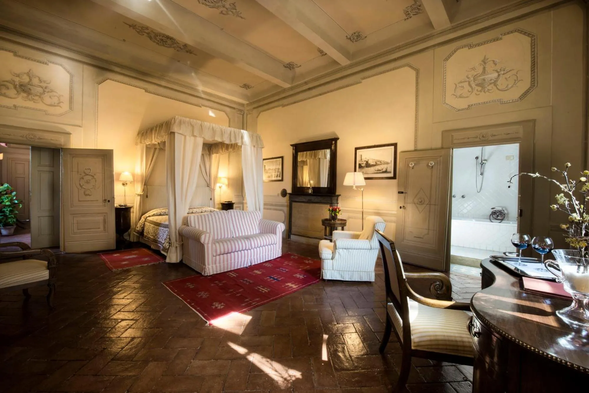 Photo of the whole room, Bed in Villa Il Poggiale Dimora Storica