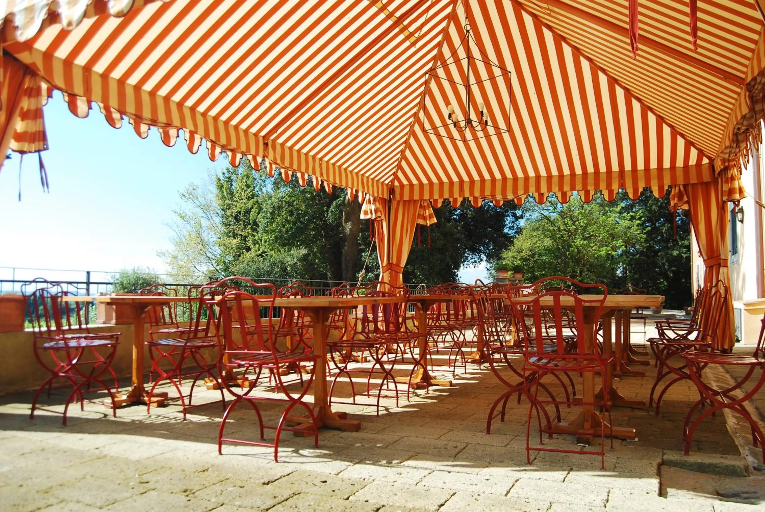 Restaurant/places to eat in Villa Il Poggiale Dimora Storica