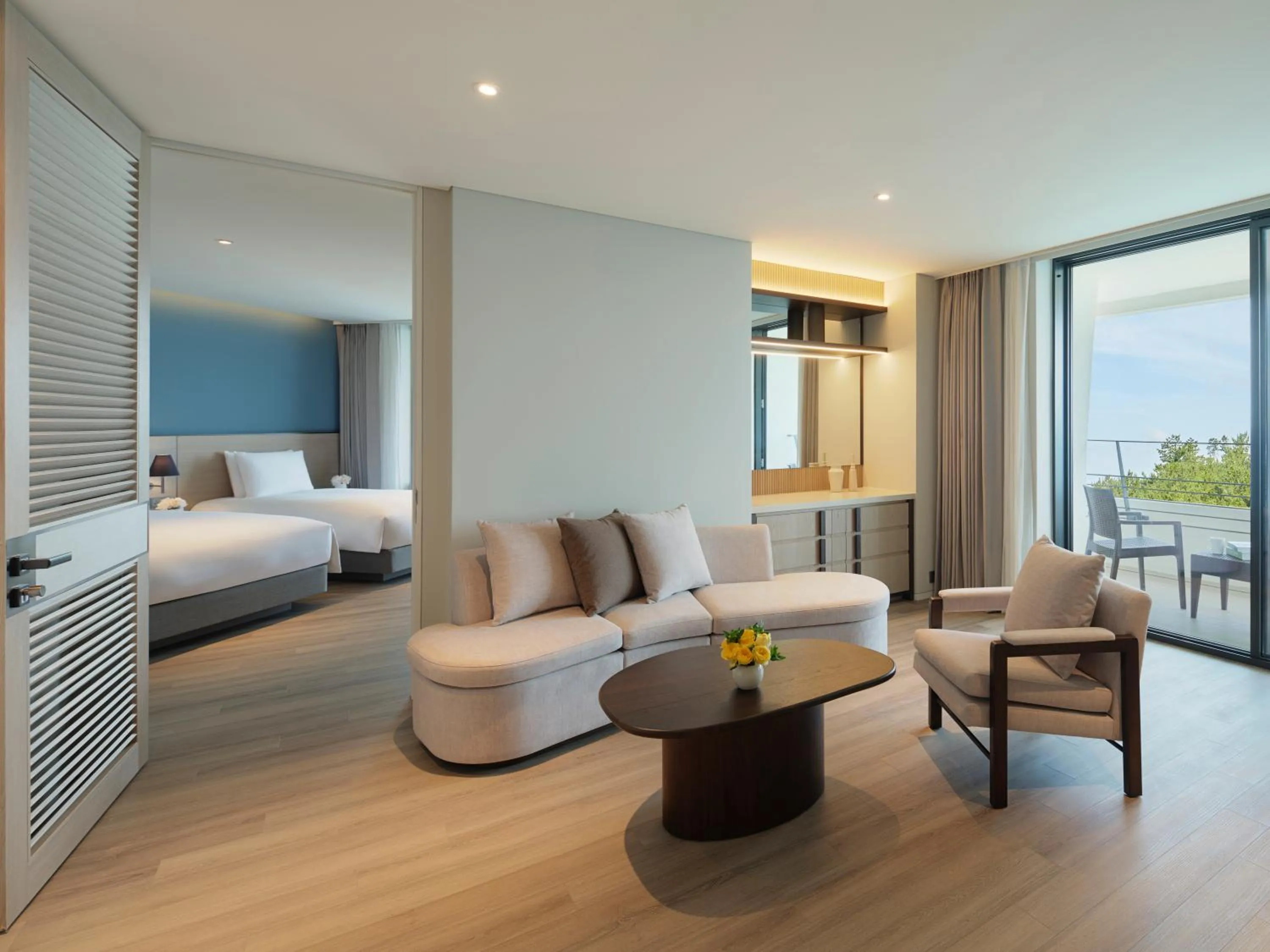 Photo of the whole room, Bed in Parnas Hotel Jeju