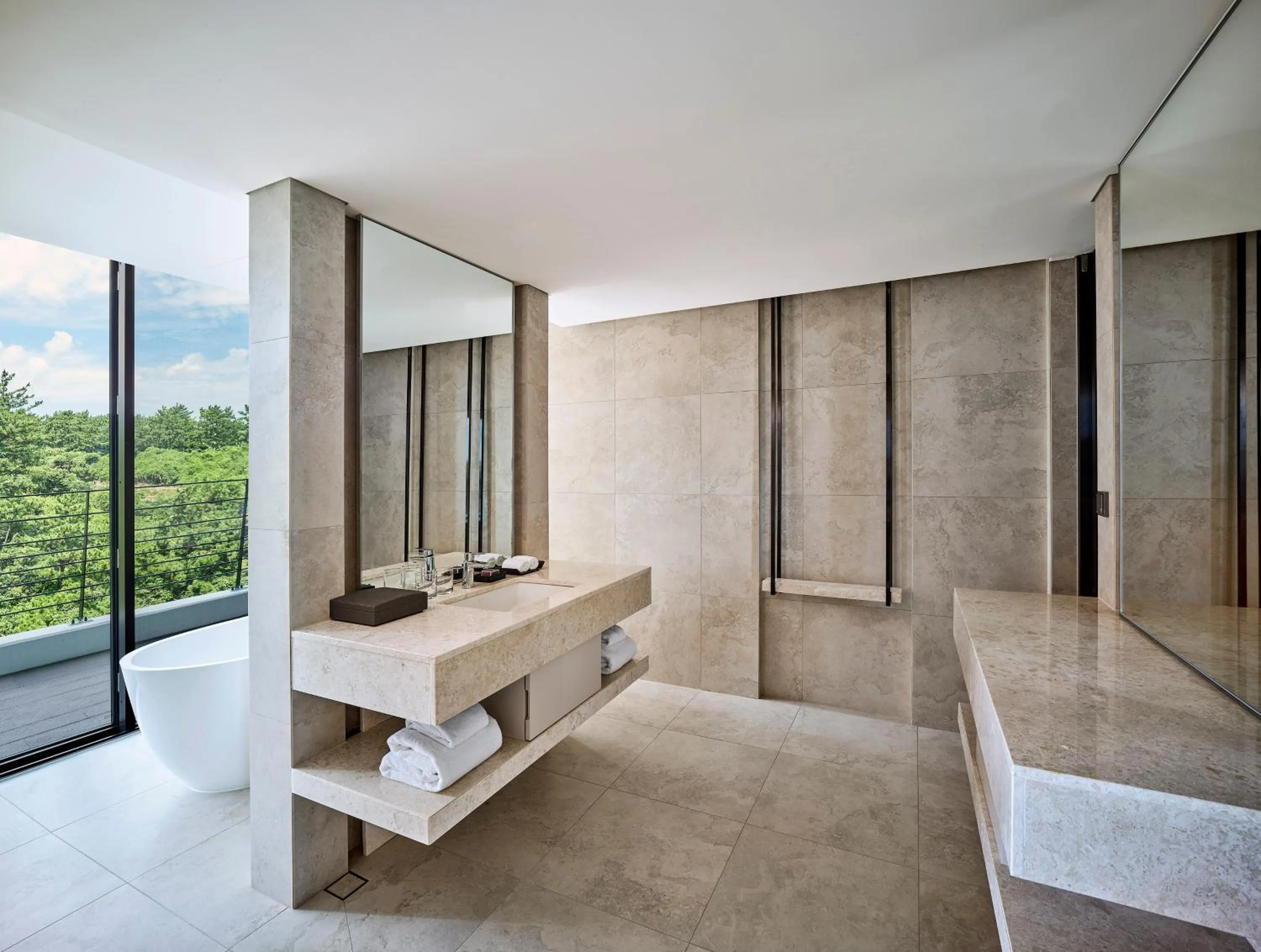 Bathroom in Parnas Hotel Jeju