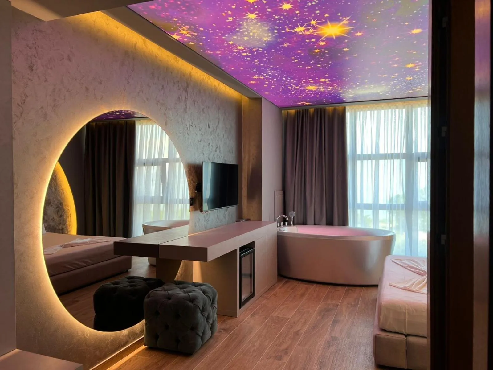 TV and multimedia in Toka Hotel Restaurant