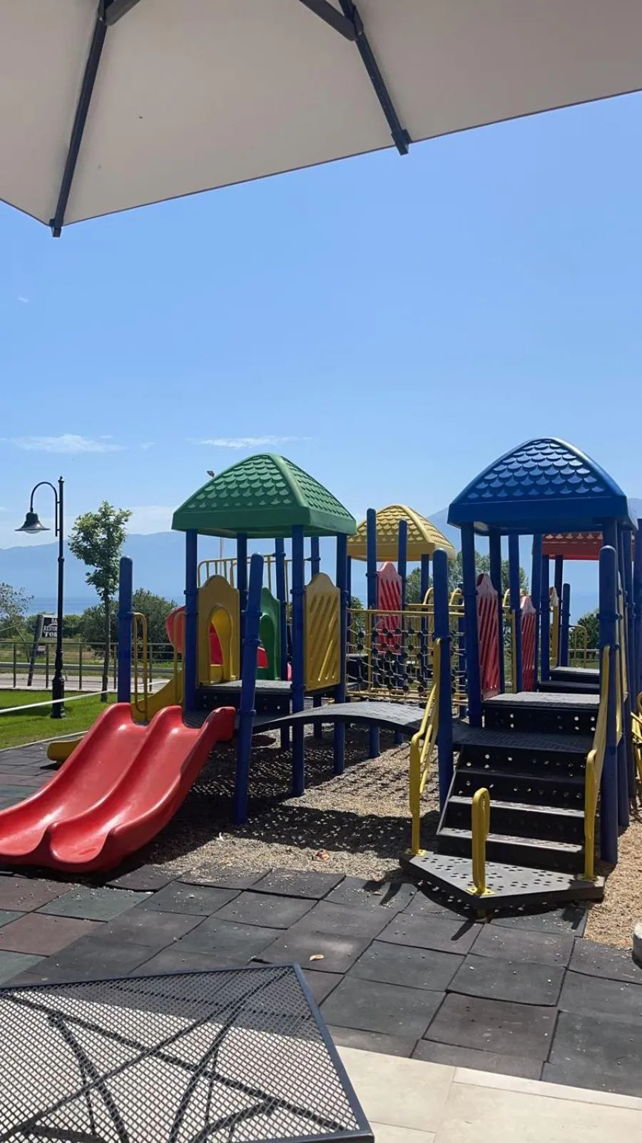 Evening entertainment in Toka Hotel Restaurant