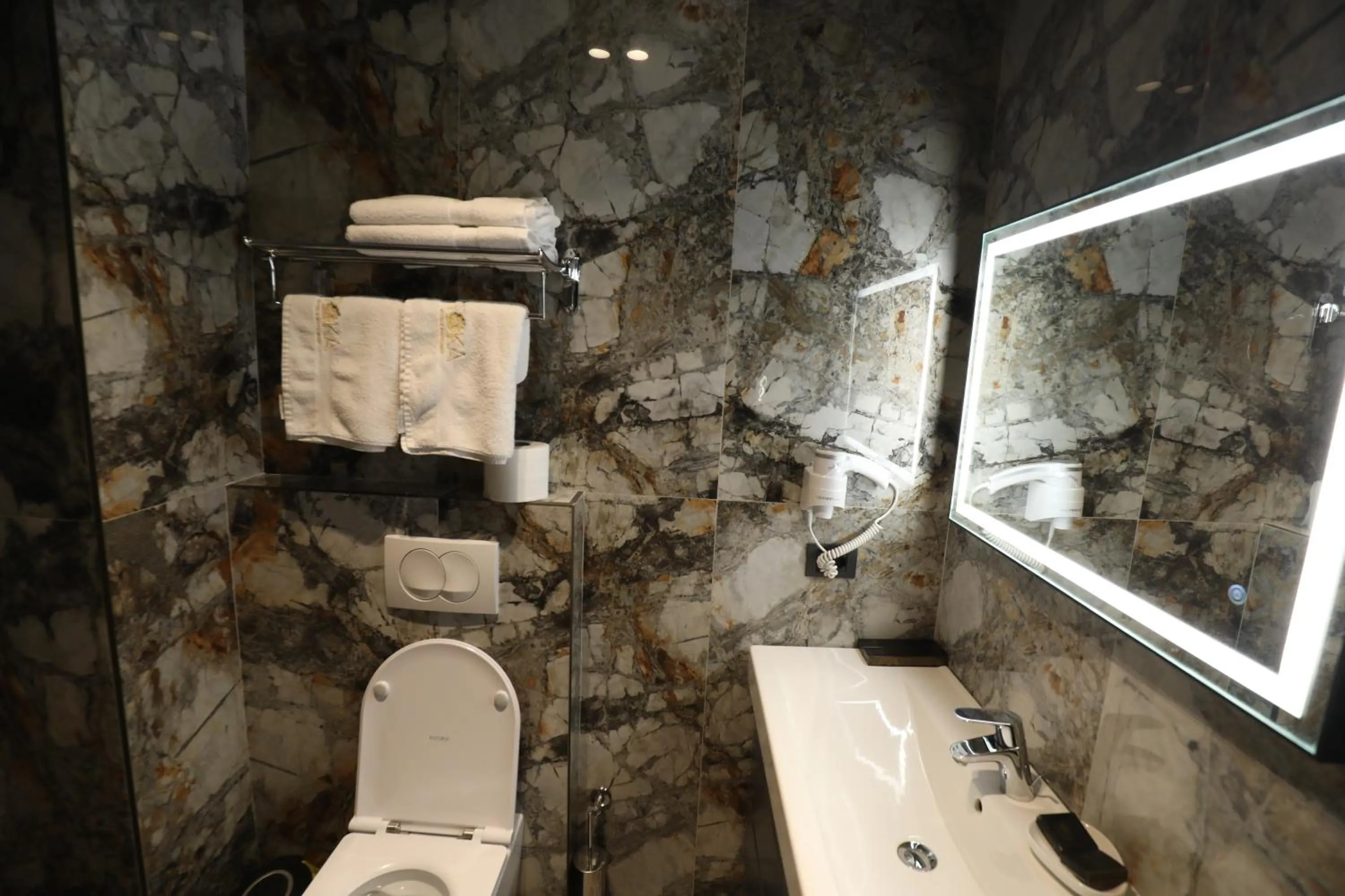 Toilet in Toka Hotel Restaurant