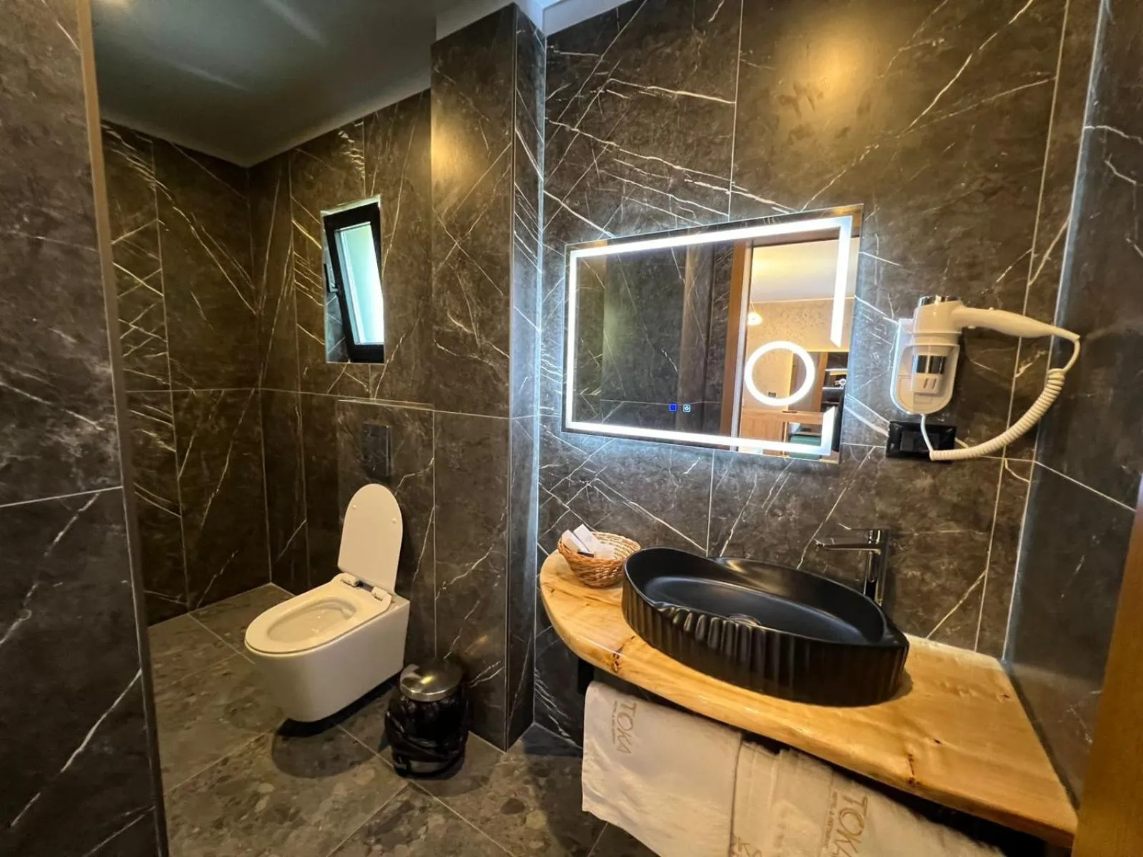 Shower in Toka Hotel Restaurant