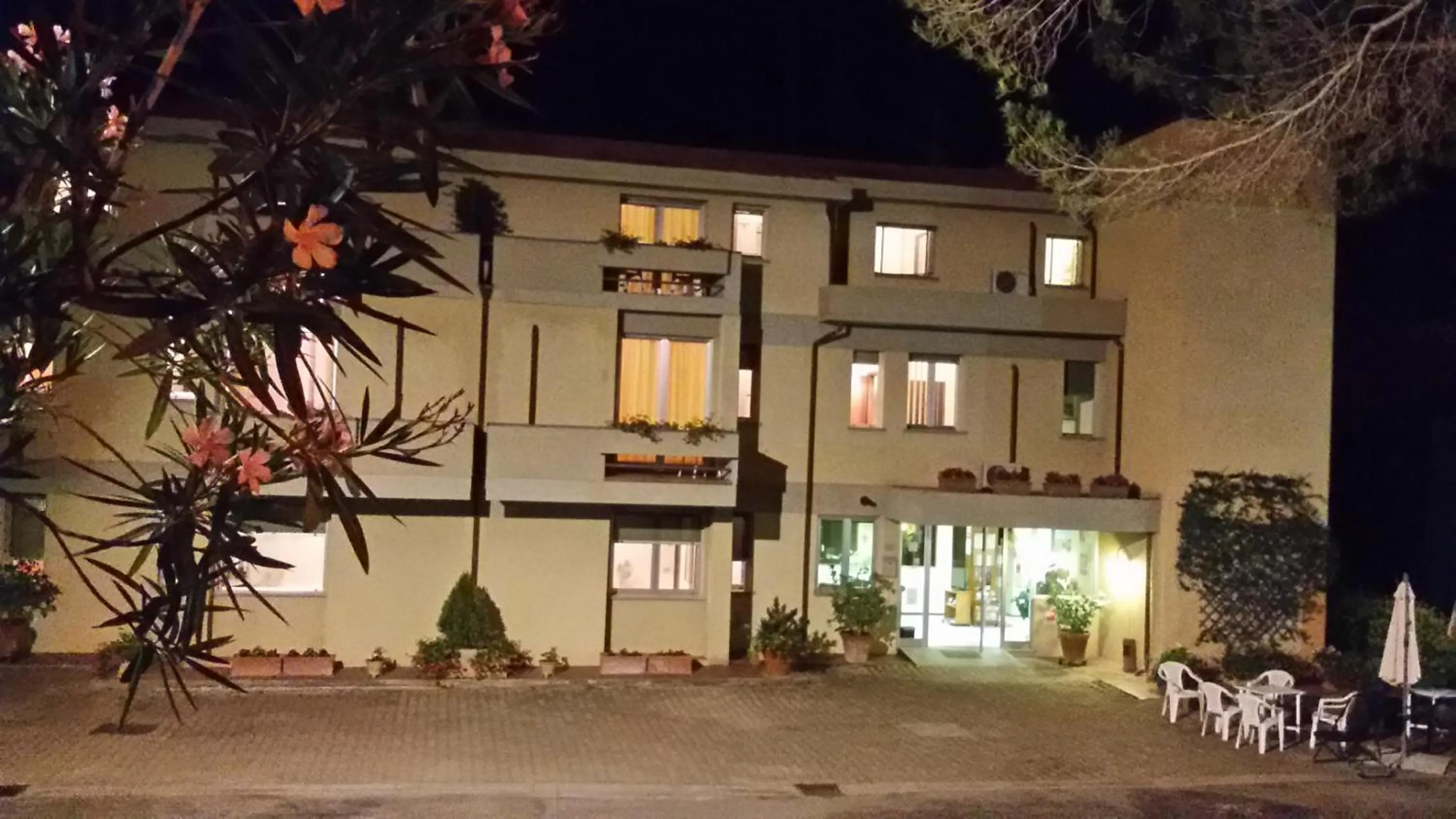 Facade/entrance in Hotel Primavera