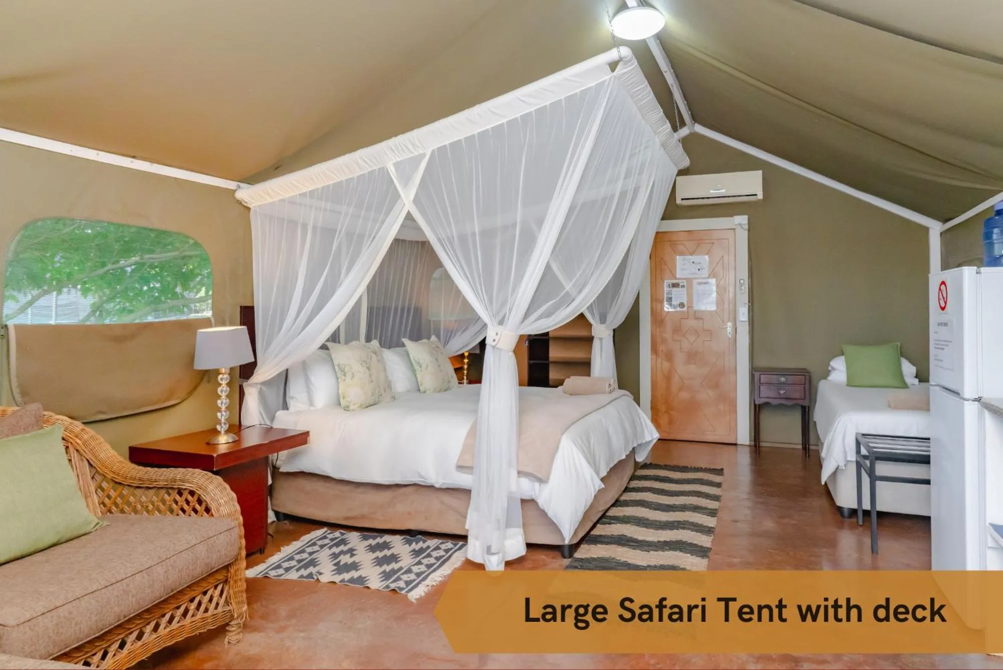 Bedroom, Bed in Crocodile Bridge Safari Lodge