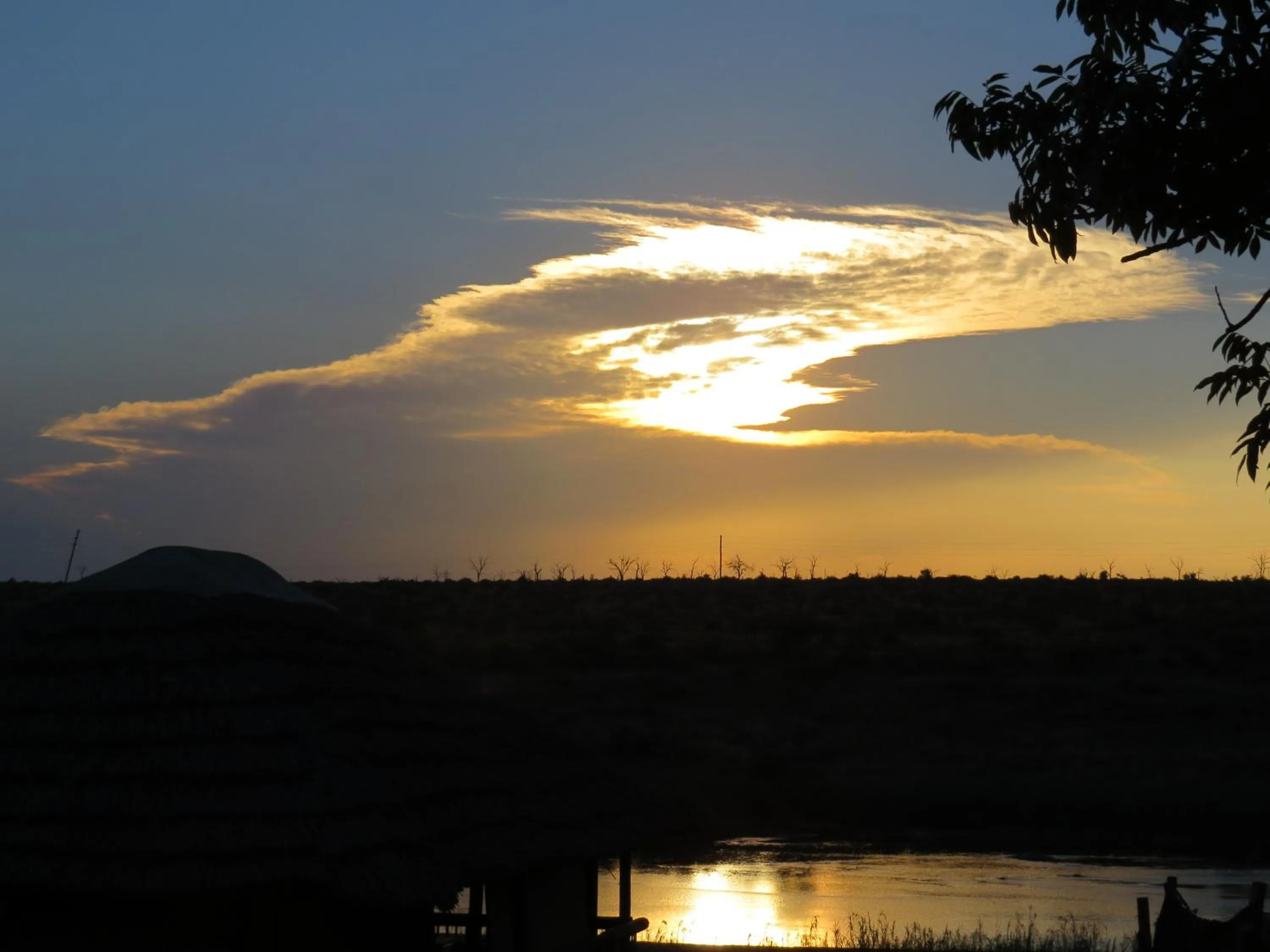 Sunset in Crocodile Bridge Safari Lodge