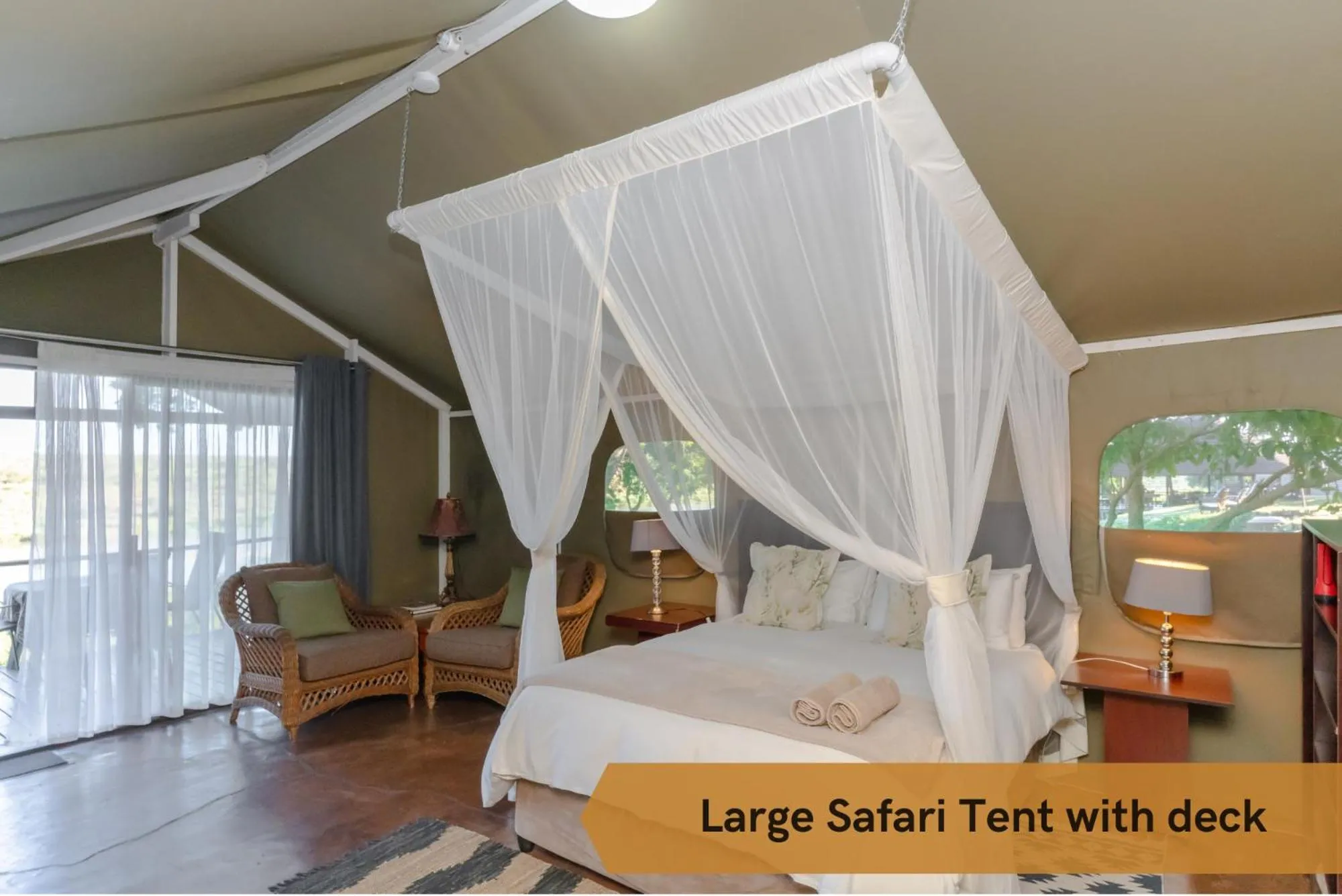 Bedroom, Bed in Crocodile Bridge Safari Lodge