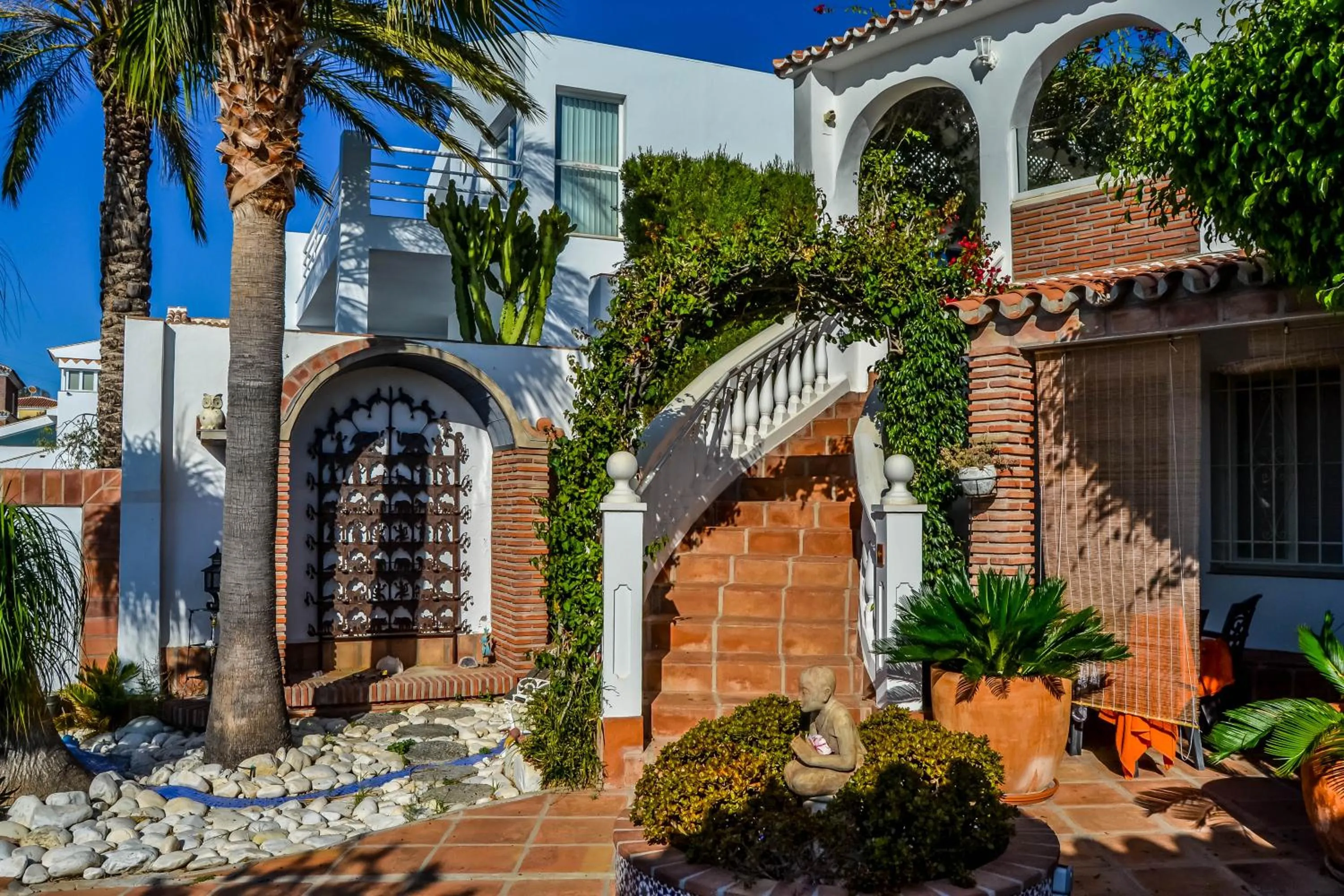 Property building in Casa Hermosa