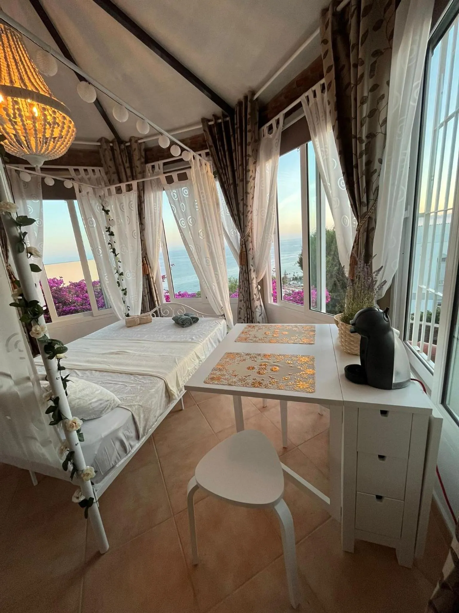 Dining area, Bed in Casa Hermosa