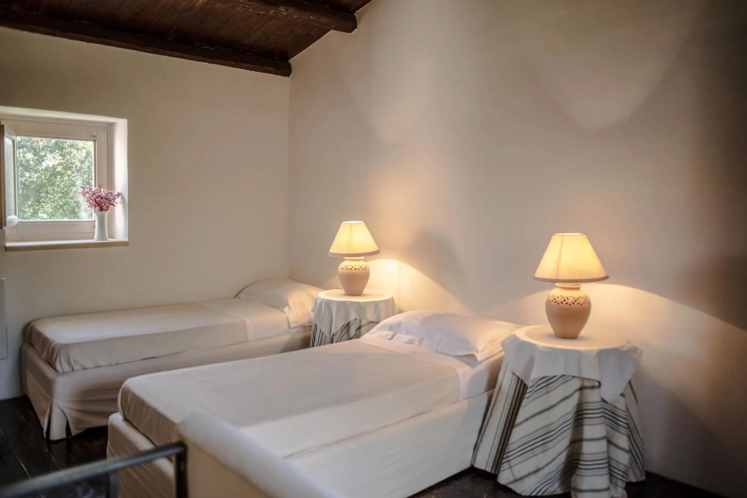 Photo of the whole room, Bed in Masseria Degli Ulivi - Noto