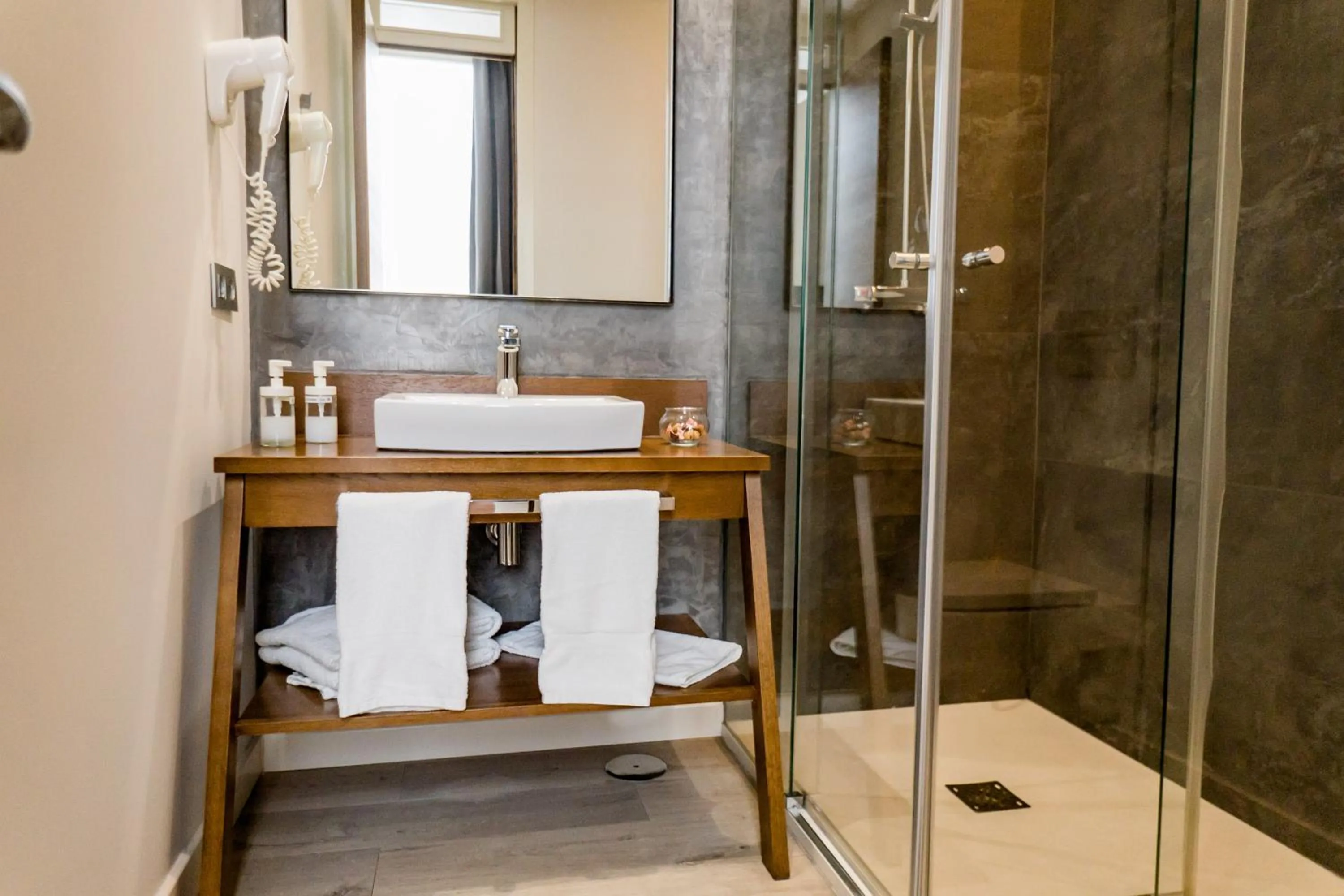 Shower in Casa Palacio La Casa Blanca Suites