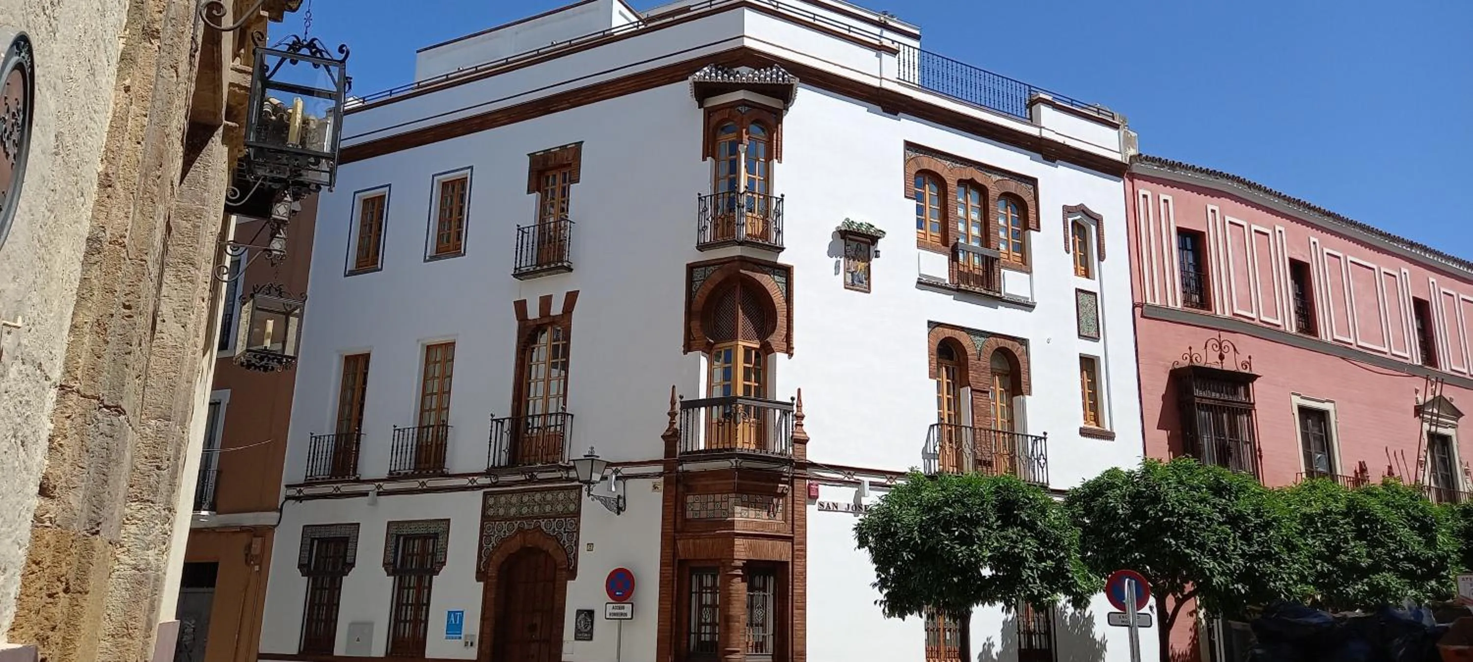Property building in Casa Palacio La Casa Blanca Suites