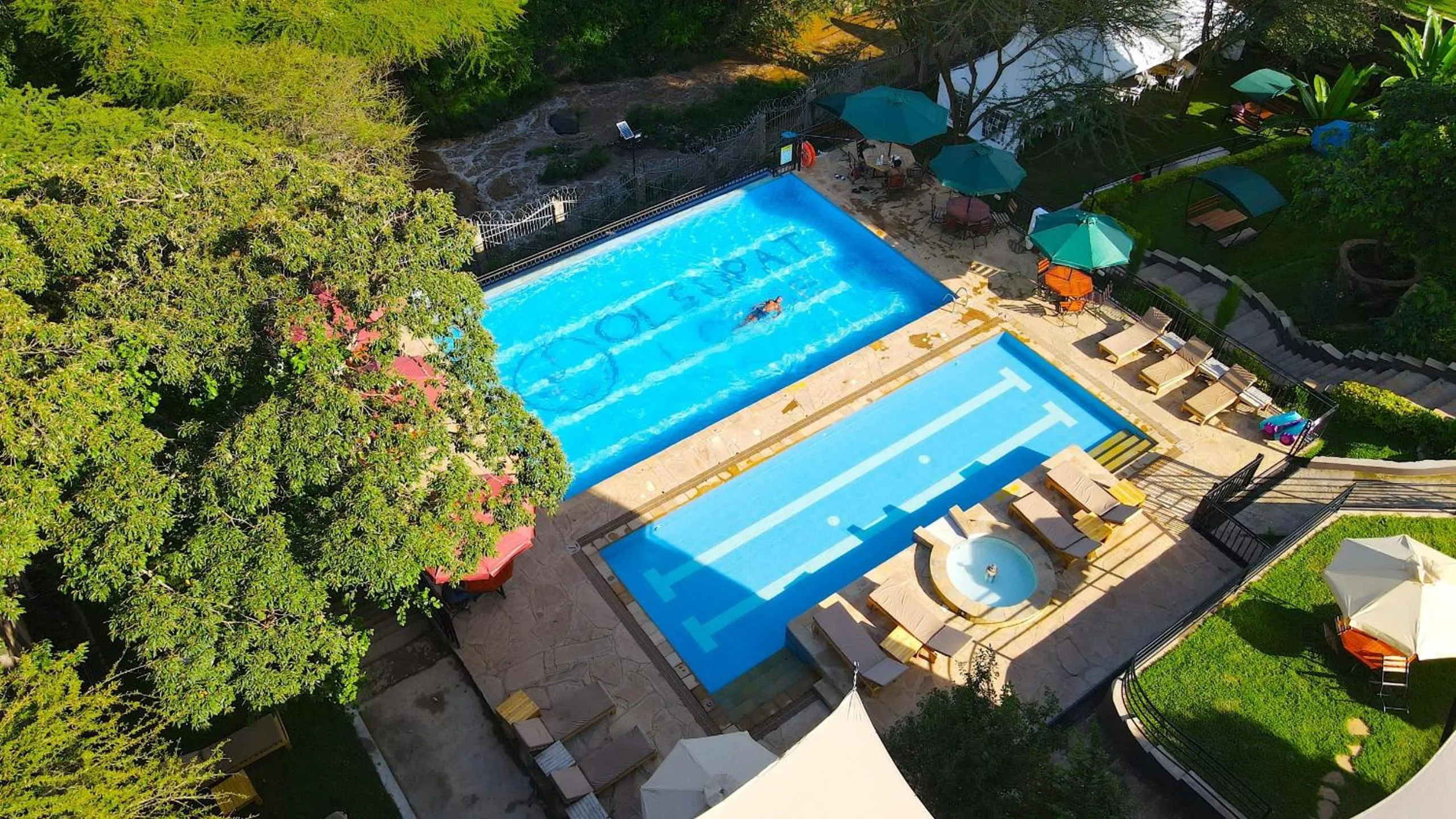 Swimming pool in Olsupat Lodge
