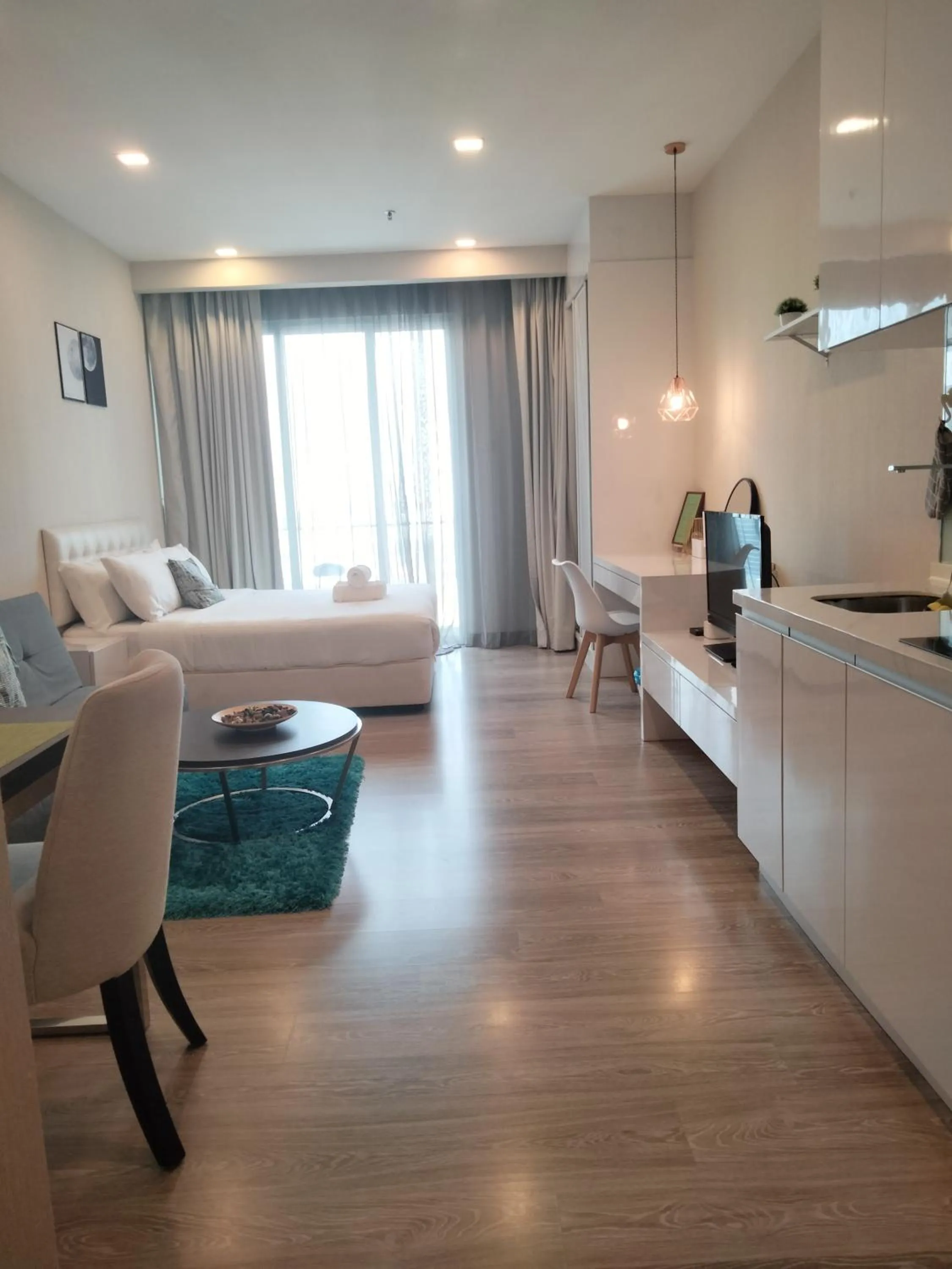 Photo of the whole room, Bed in Oneiro One Bukit Ceylon