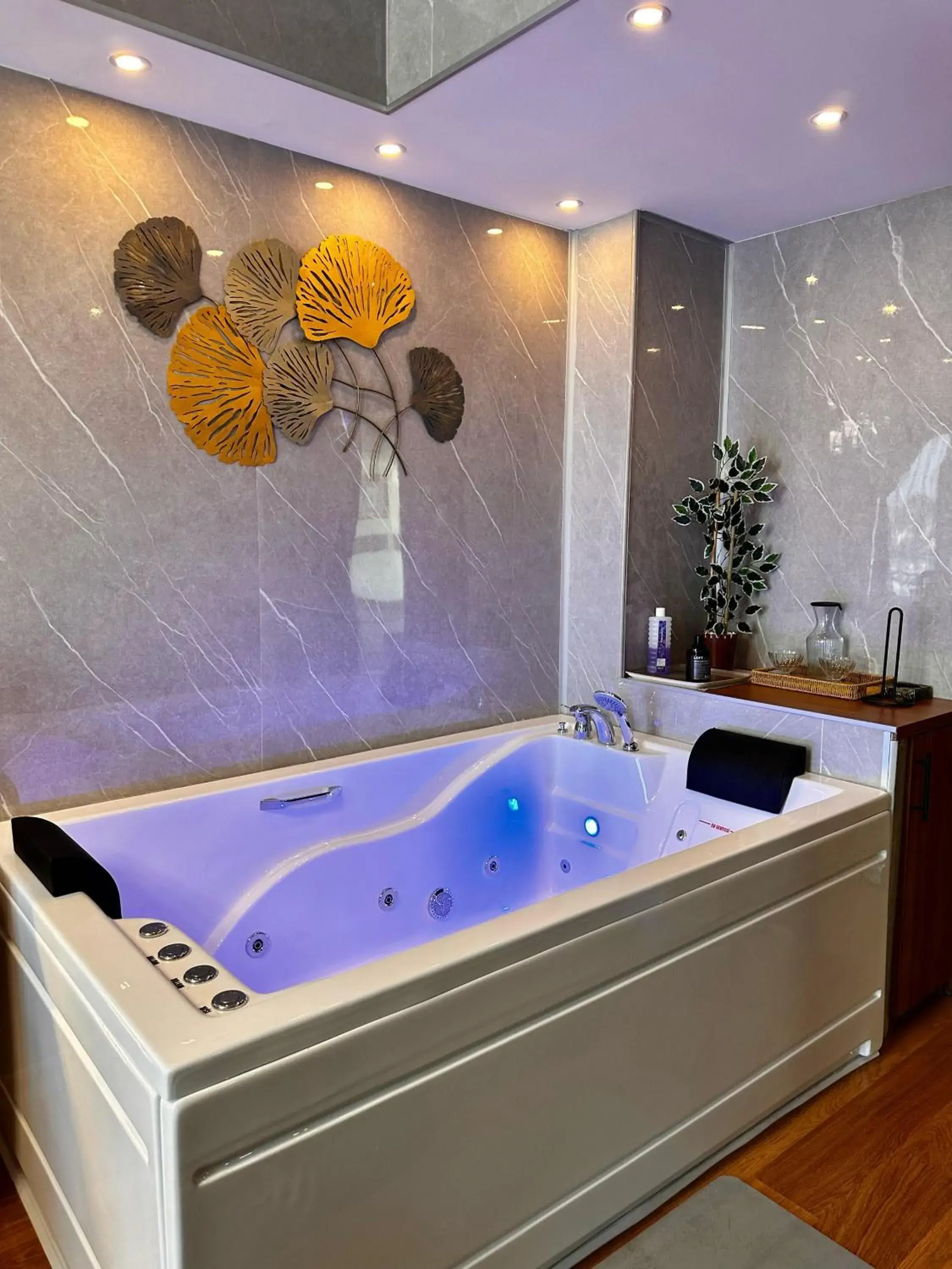 King Room with Spa Bath in İstanbul Houses Sabiha Gökçen Airport King Room with Spa Bath in İstanbul Houses Sabiha Gökçen Airport