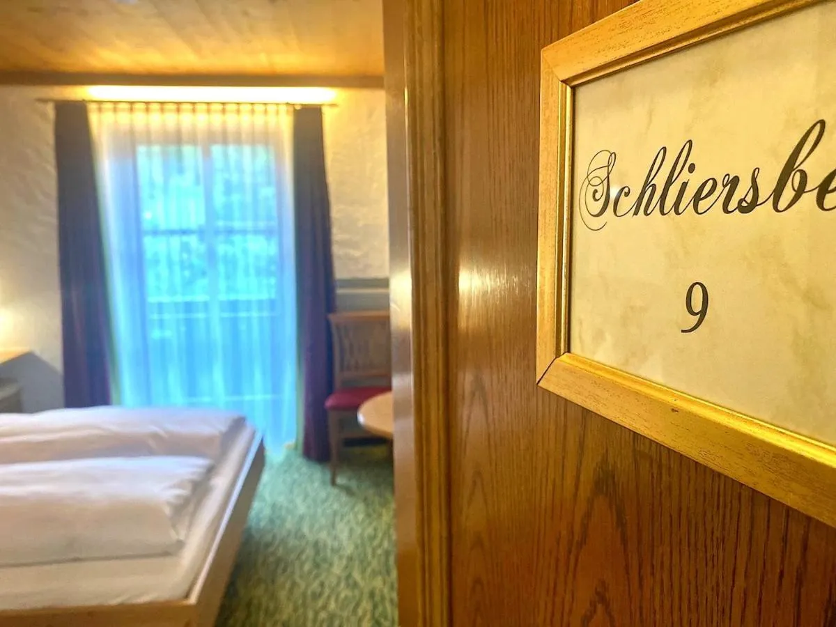 Bed in Das Maximilian - Feines Landhotel am Schliersee