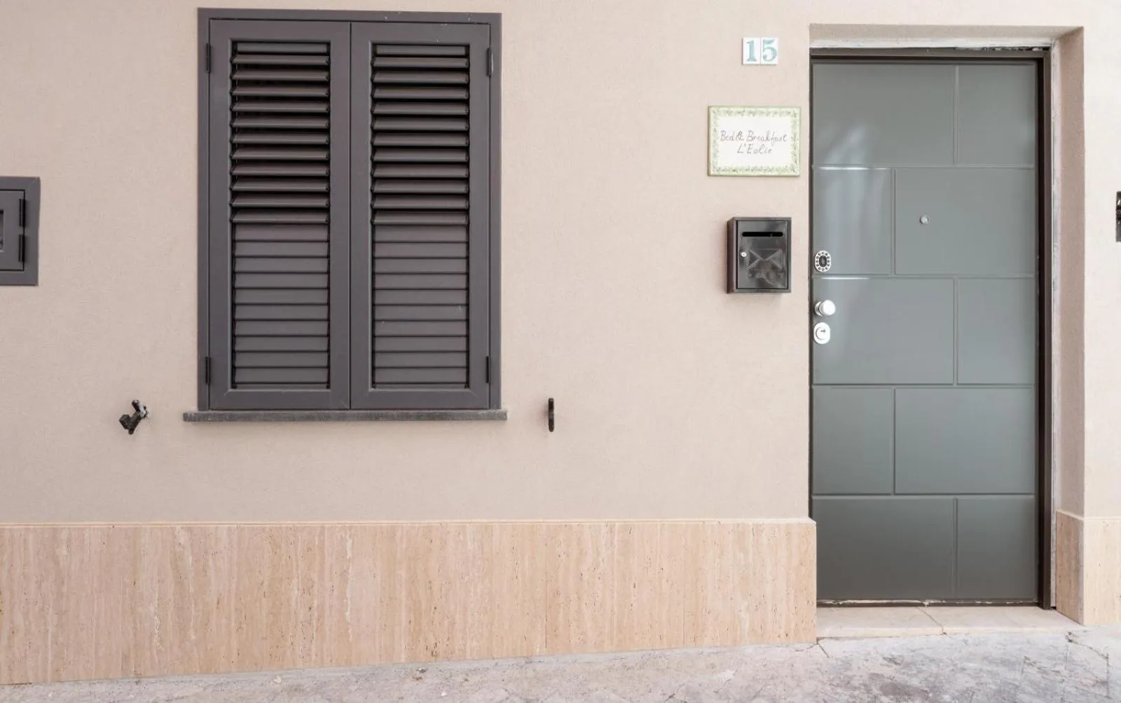 Facade/entrance in Affittacamere L'Eolie