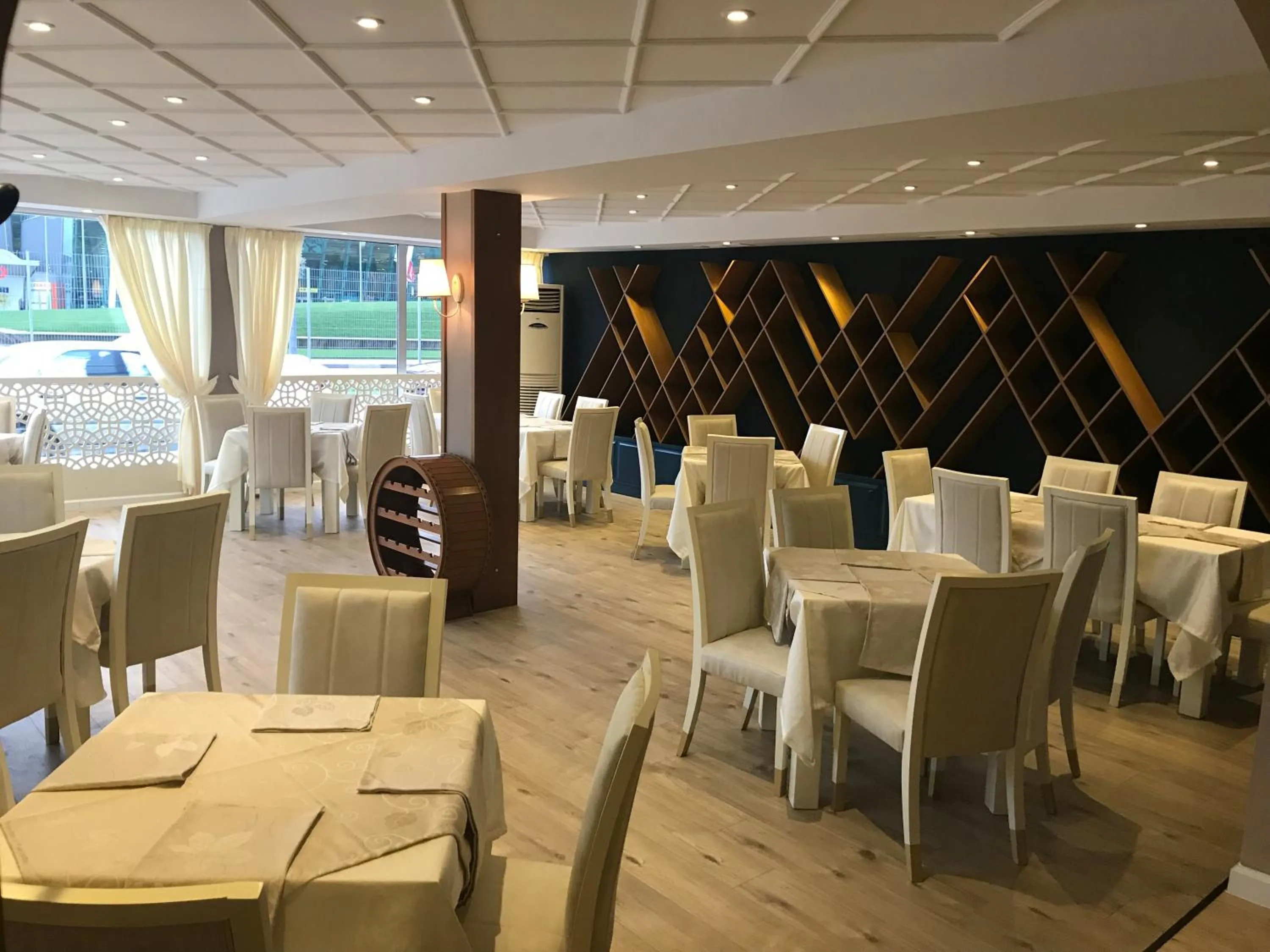 Restaurant/places to eat in Hotel Jurgen