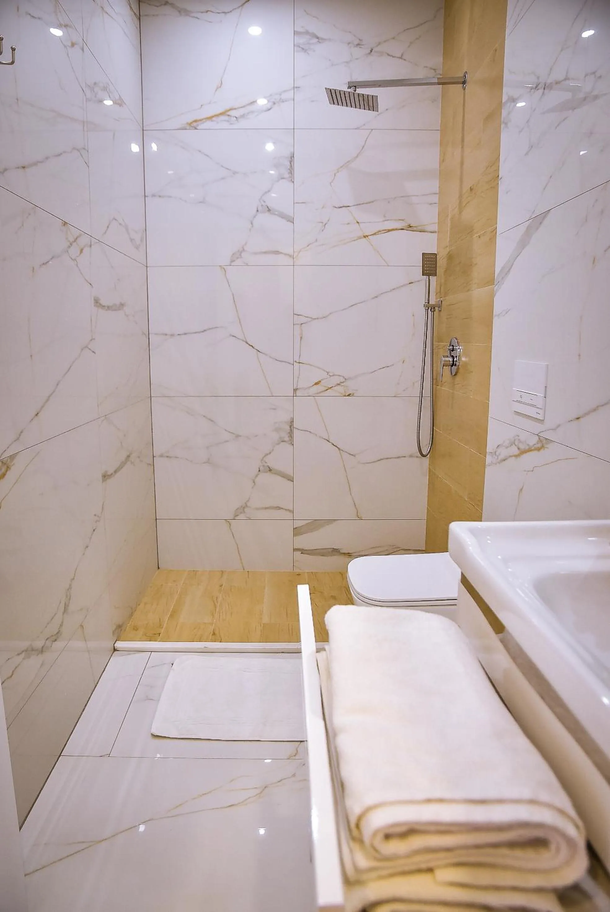 Shower in Hotel Jurgen