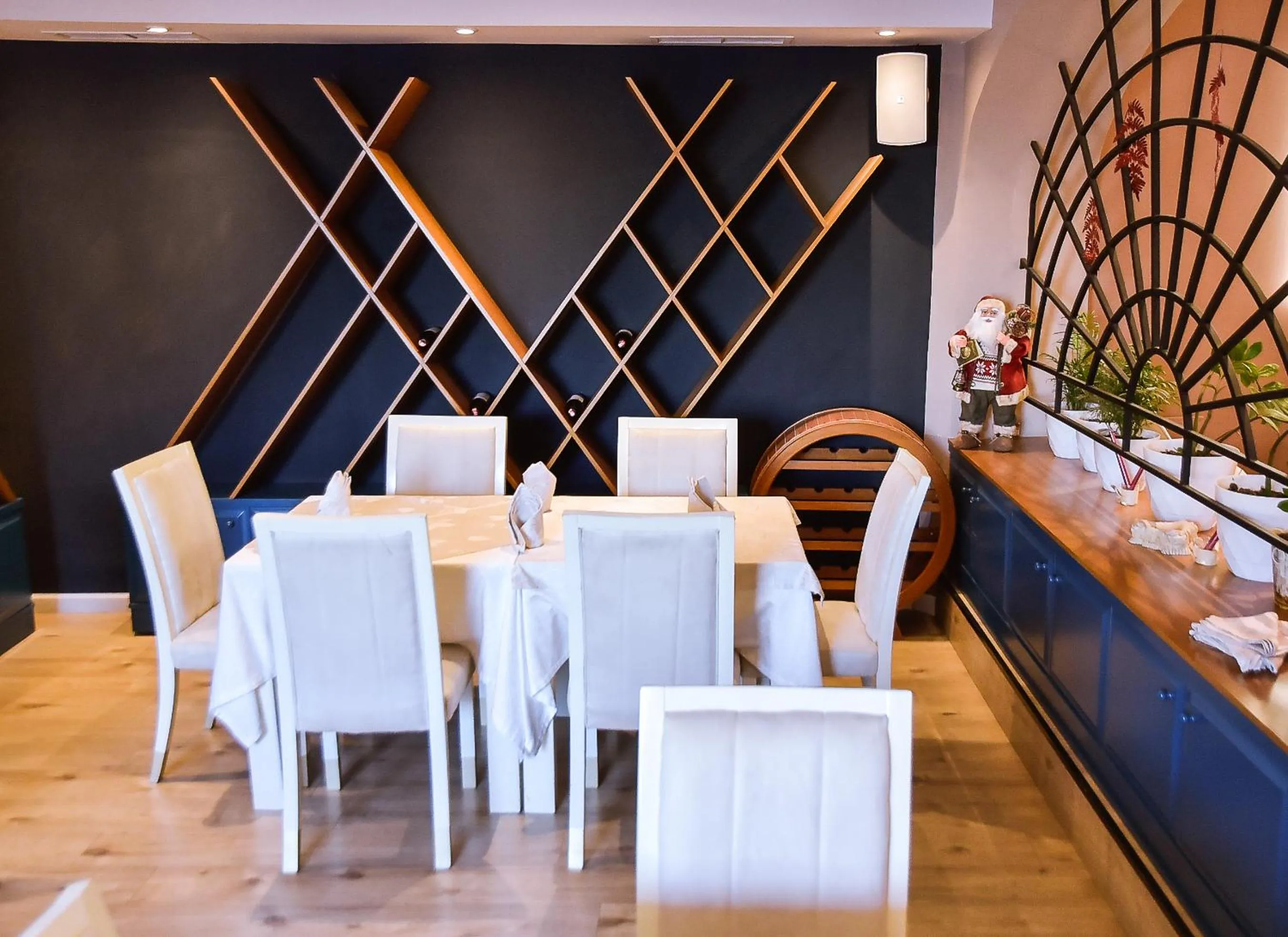 Restaurant/places to eat in Hotel Jurgen