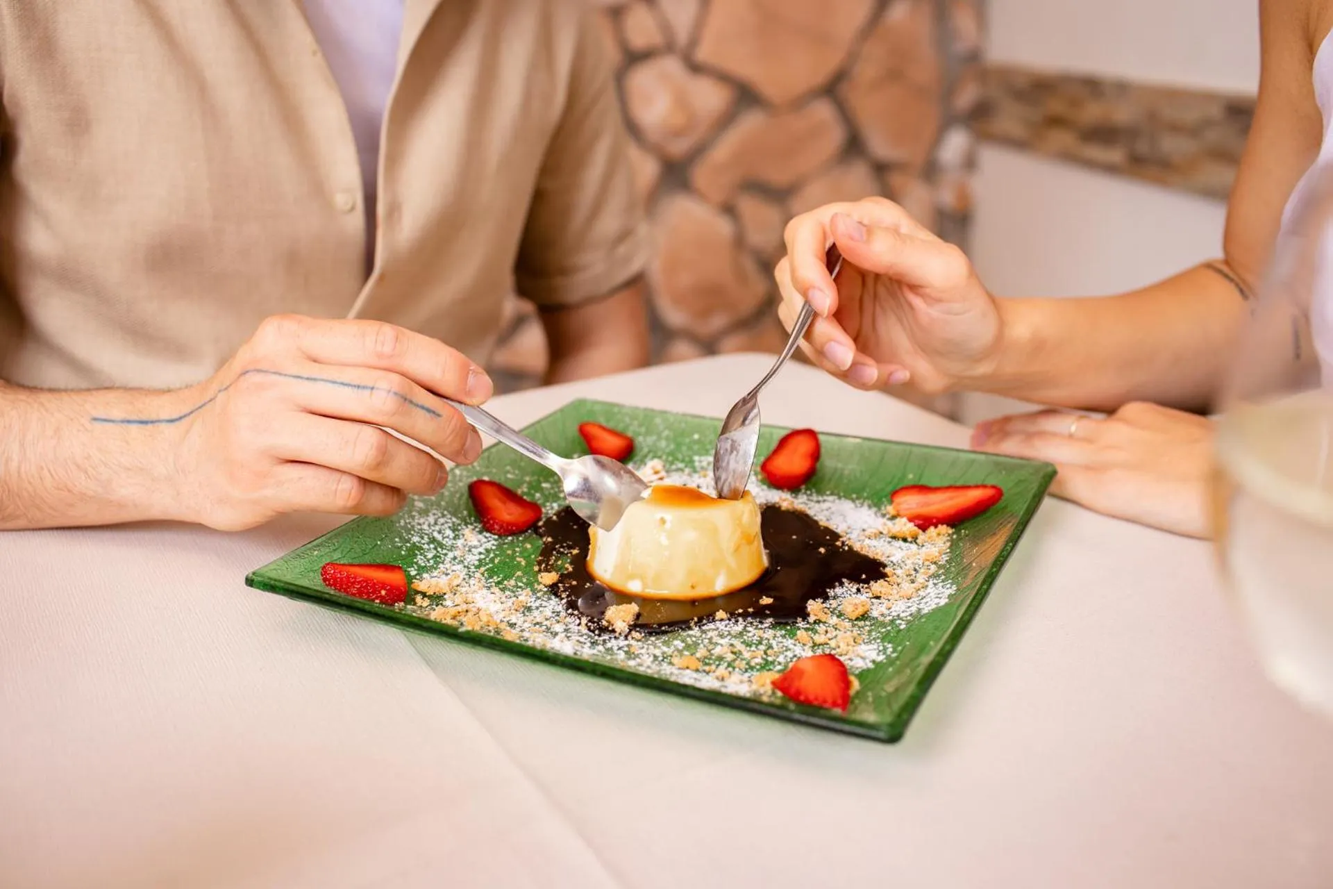 Restaurant/places to eat in New Bristol Sport Hotel