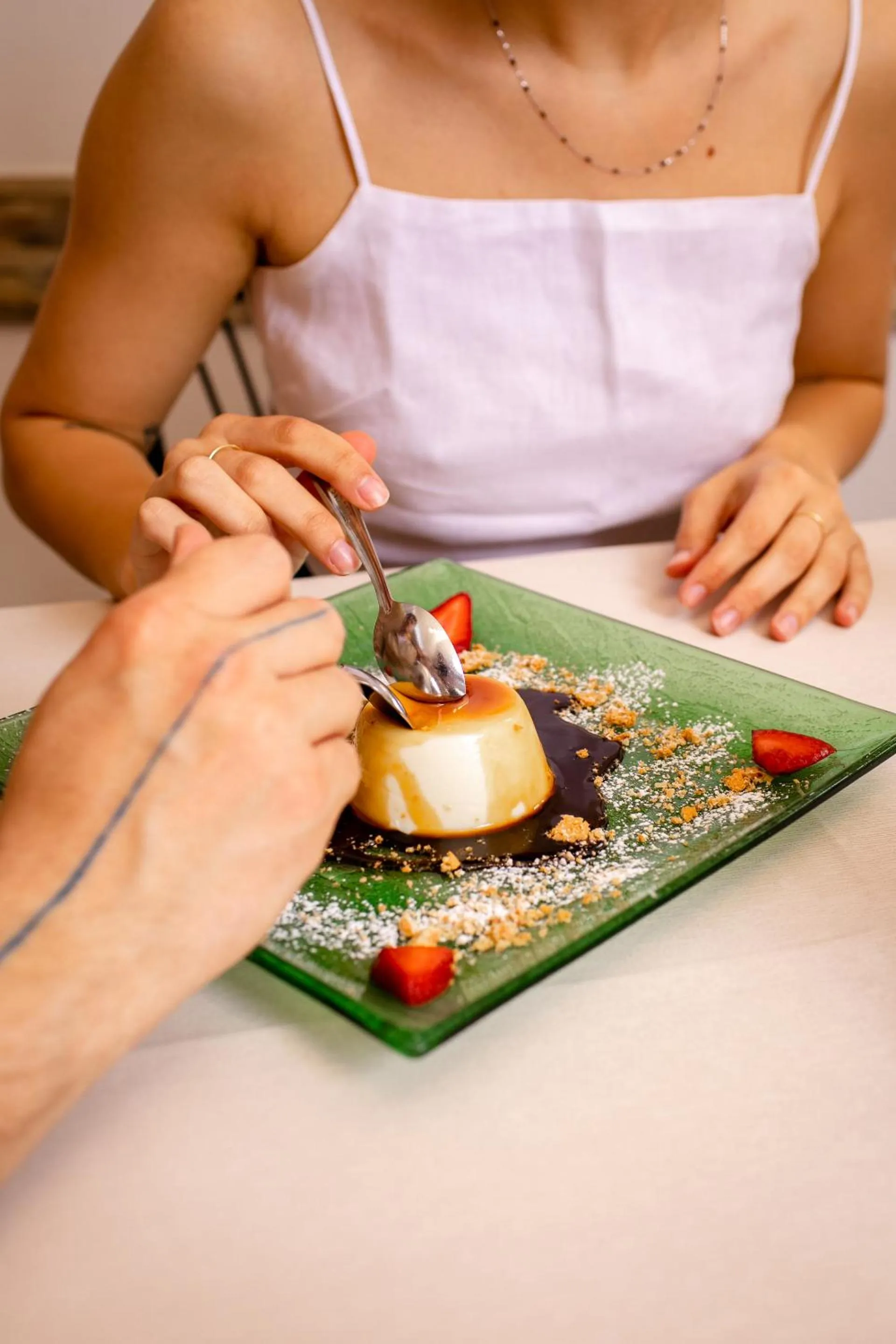 Restaurant/places to eat in New Bristol Sport Hotel