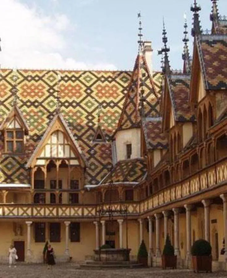 Nearby landmark in Hotel de Bourgogne