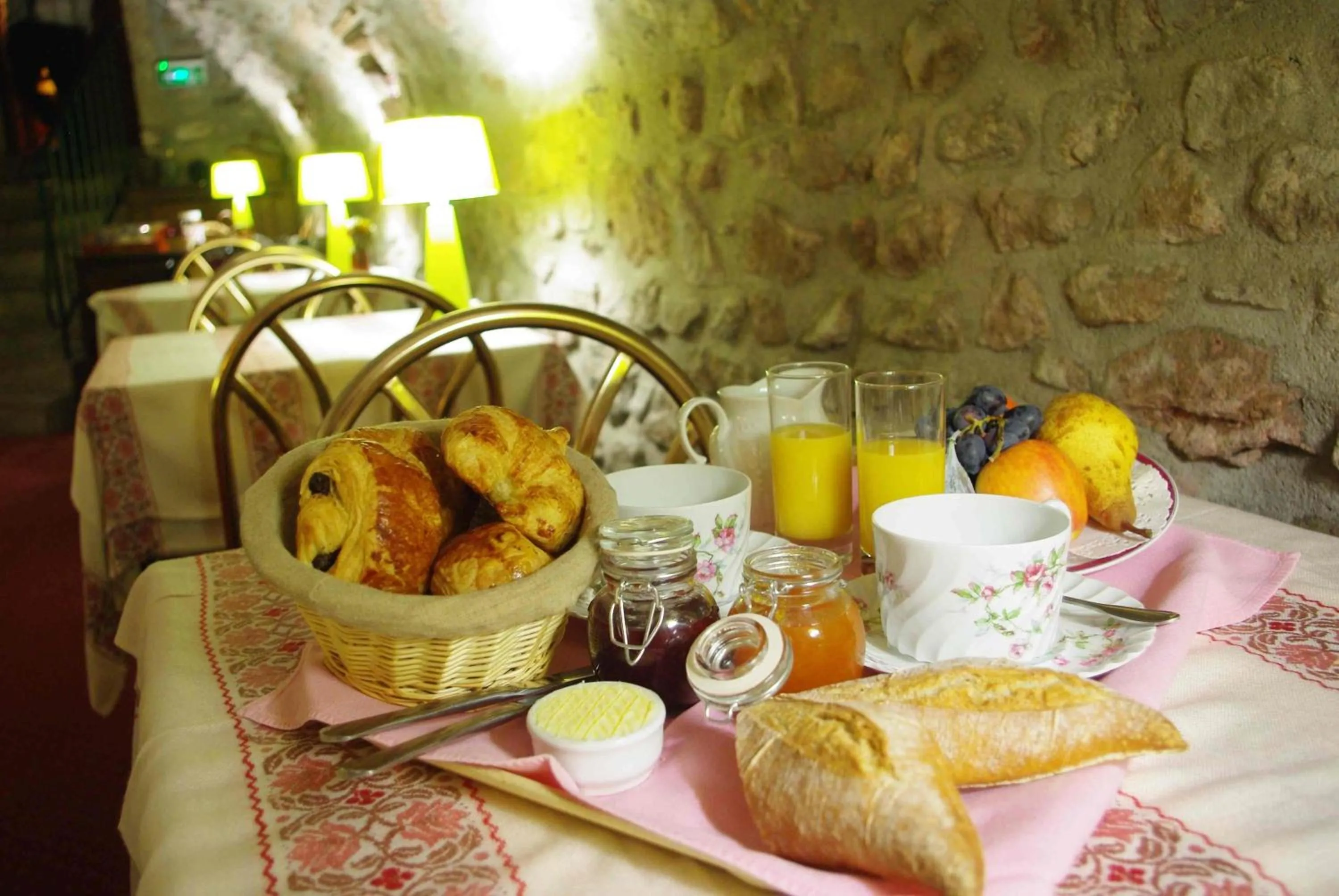 Buffet breakfast in Hotel de Bourgogne