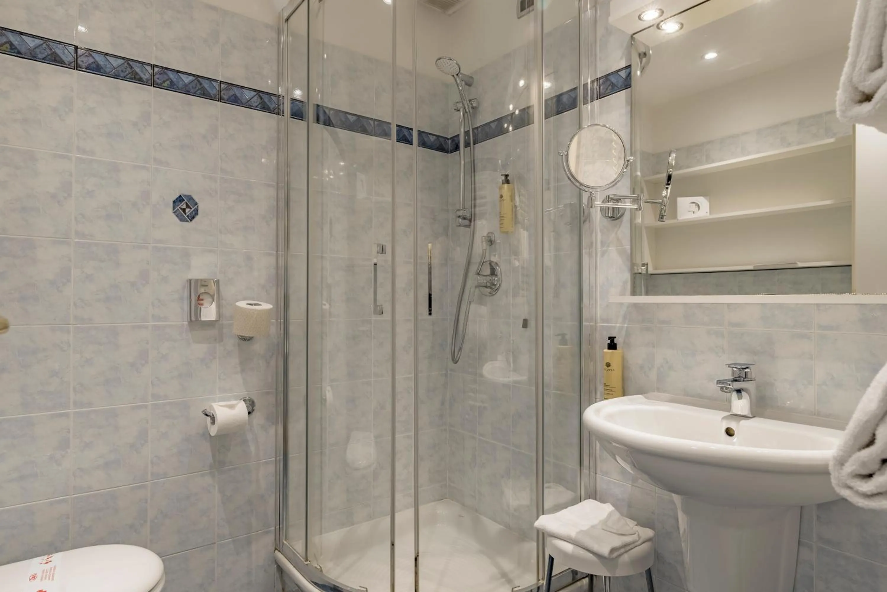 Shower in Hotel Garden Lido