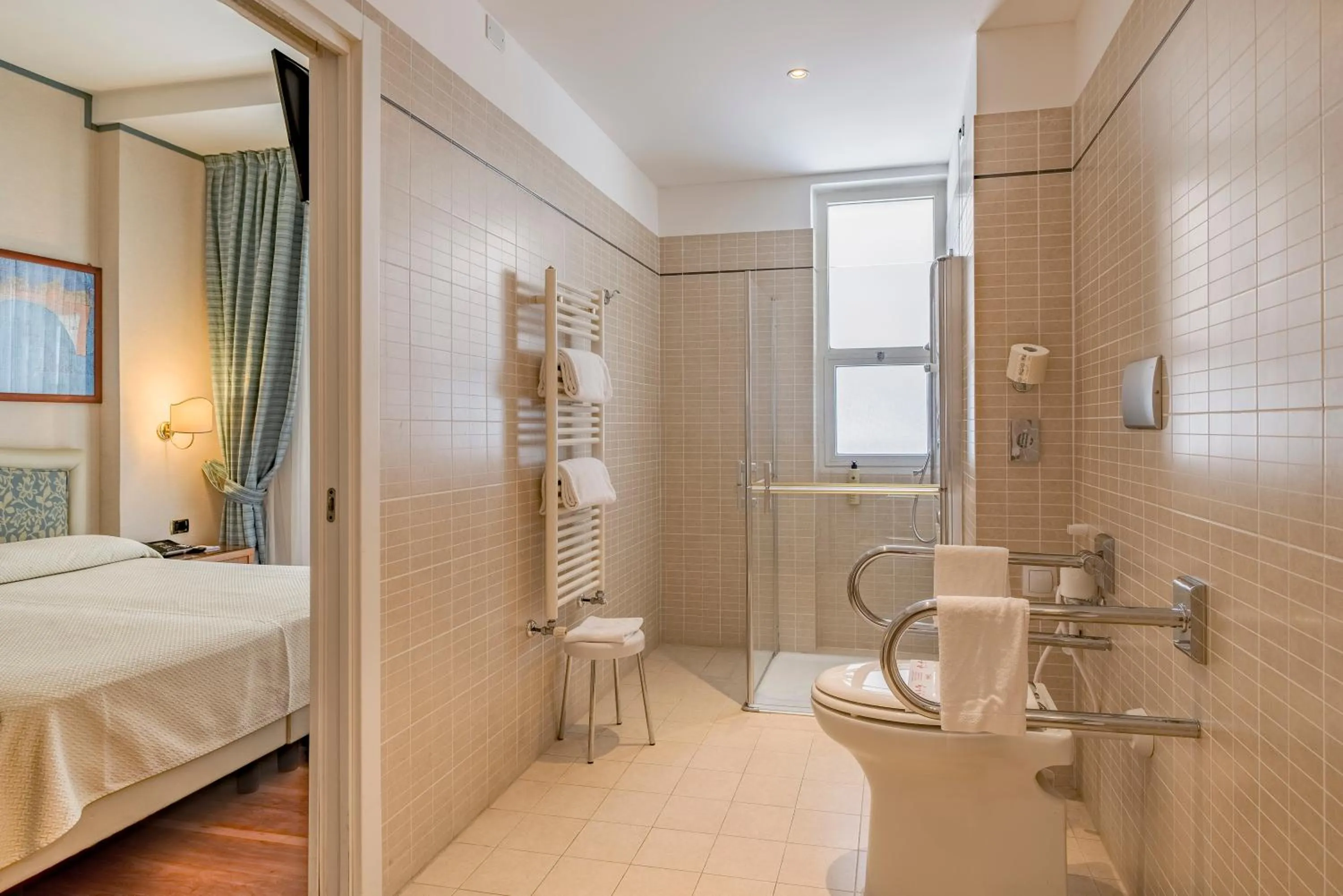 Bathroom, Bed in Hotel Garden Lido