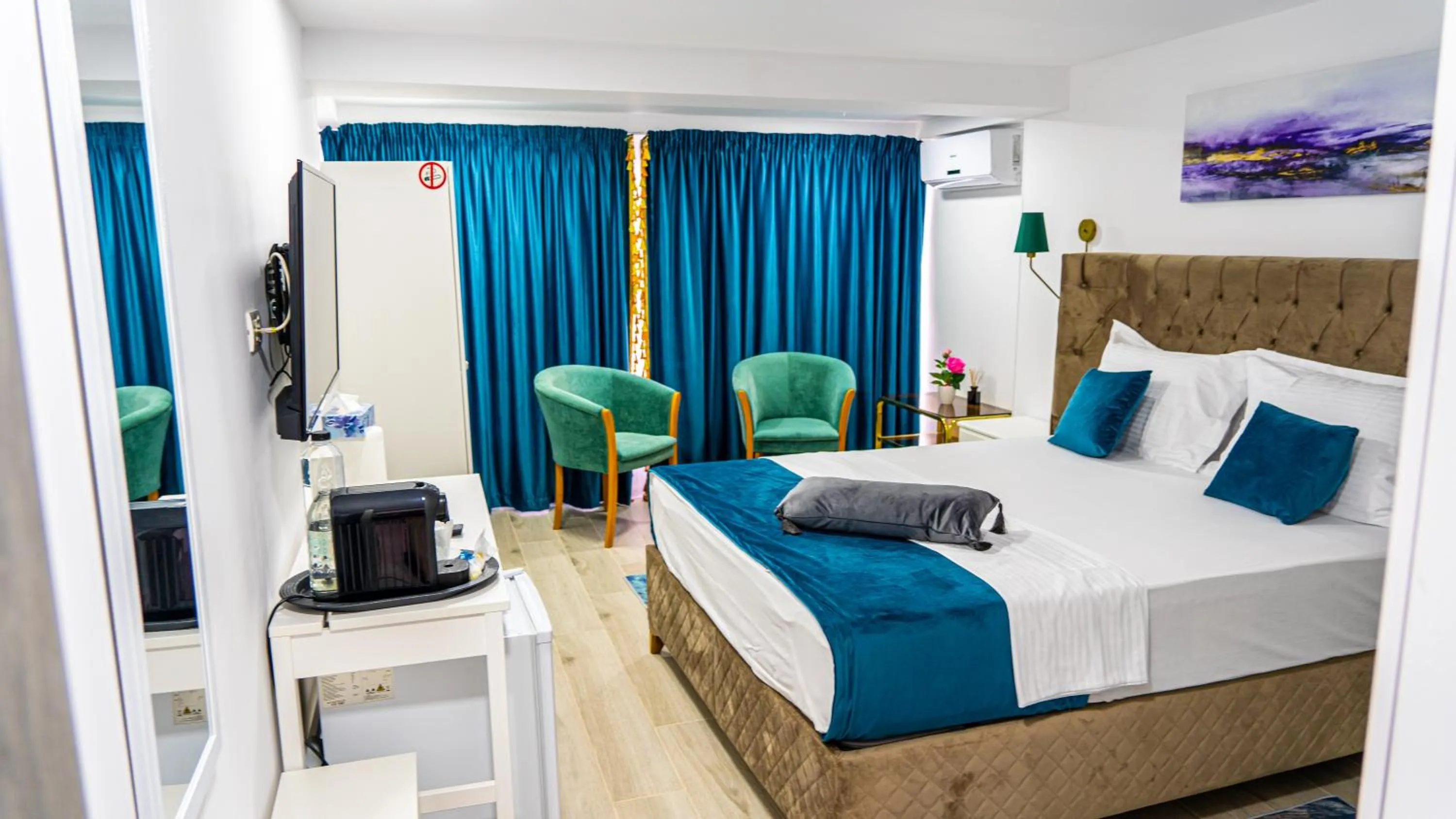 Bed in Avenue Venus - Avenue Hotels