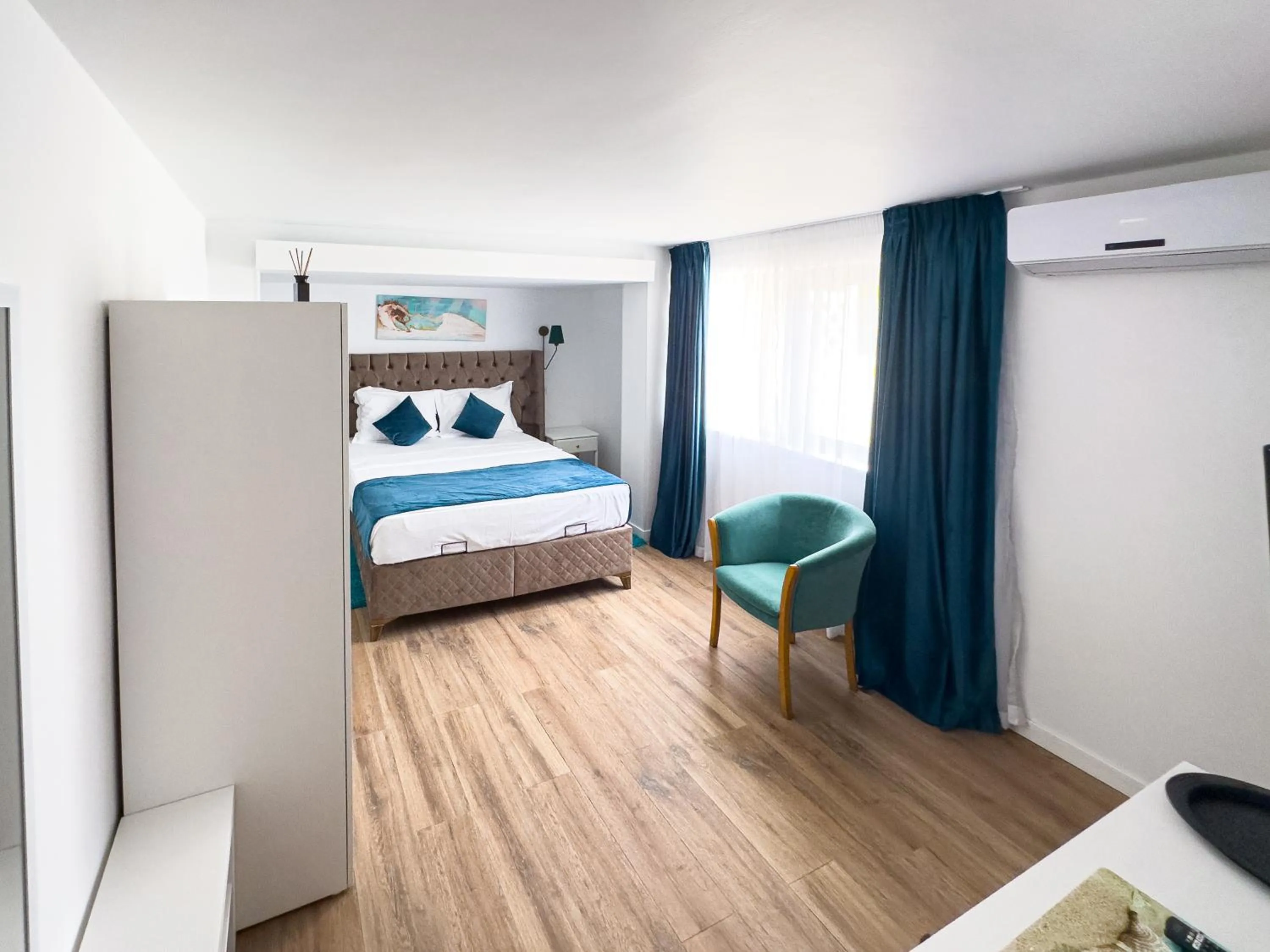 Bedroom, Bed in Avenue Venus - Avenue Hotels