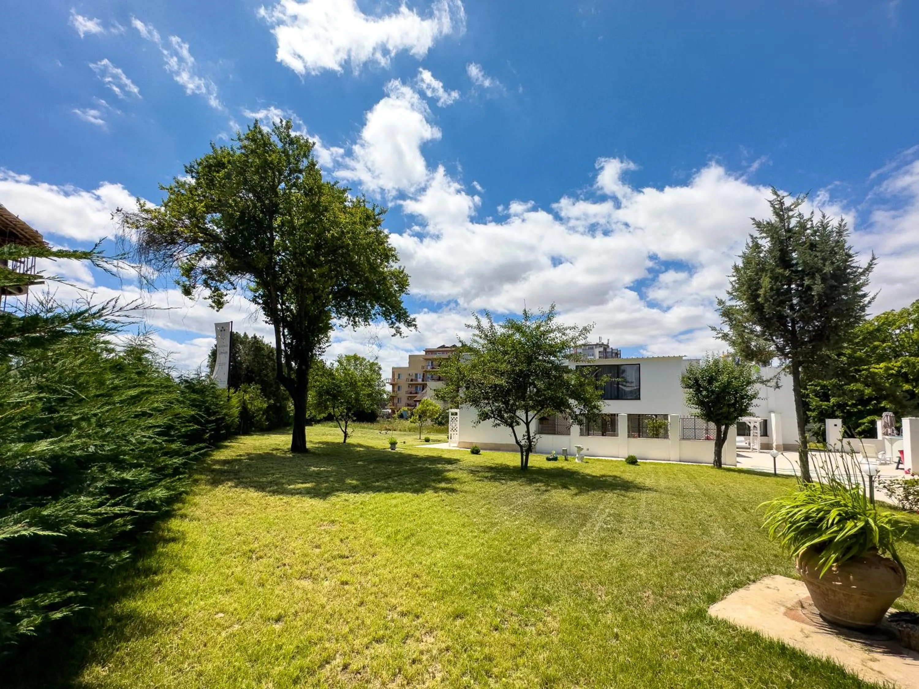 Garden in Avenue Venus - Avenue Hotels