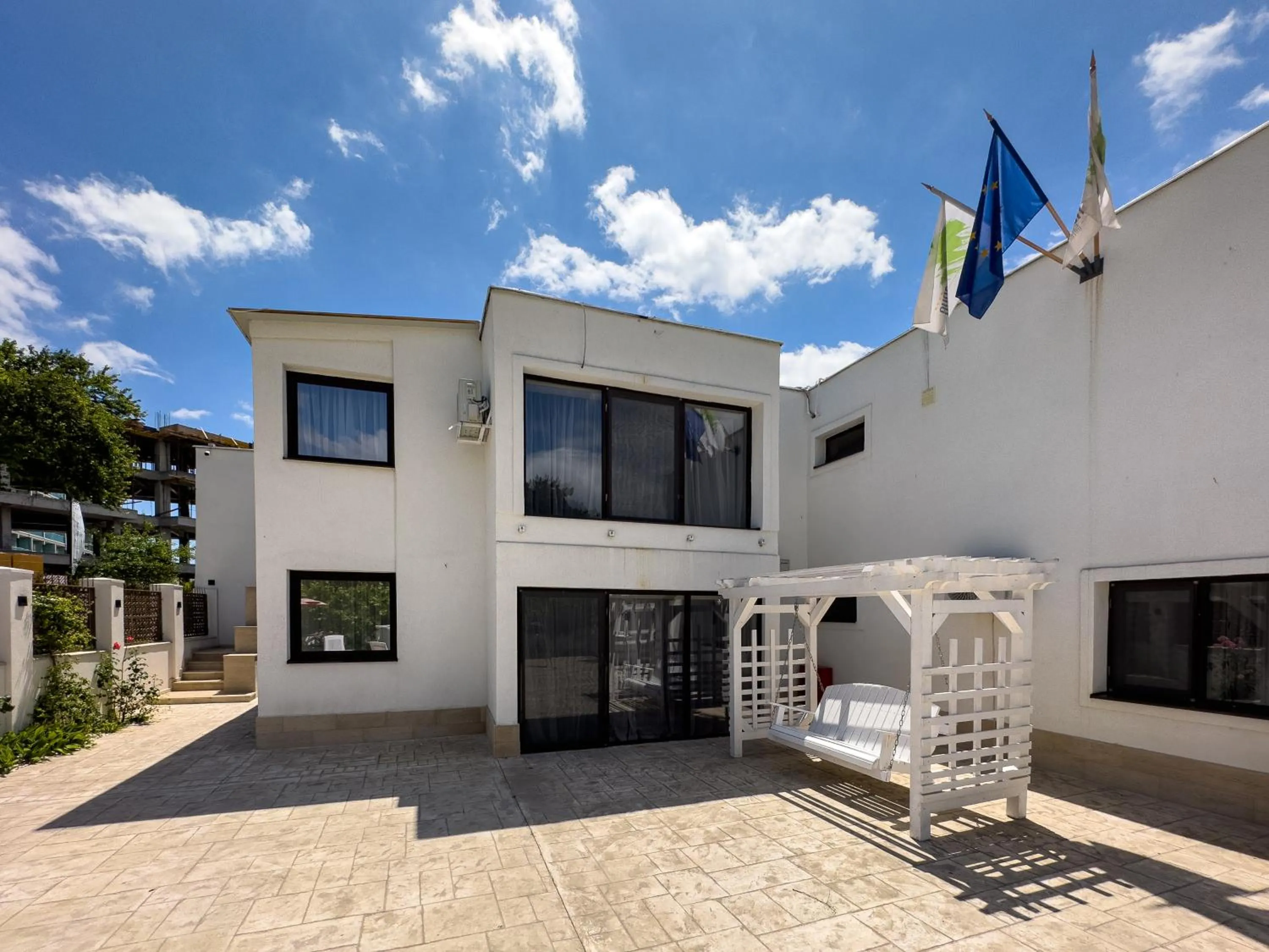 Facade/entrance in Avenue Venus - Avenue Hotels