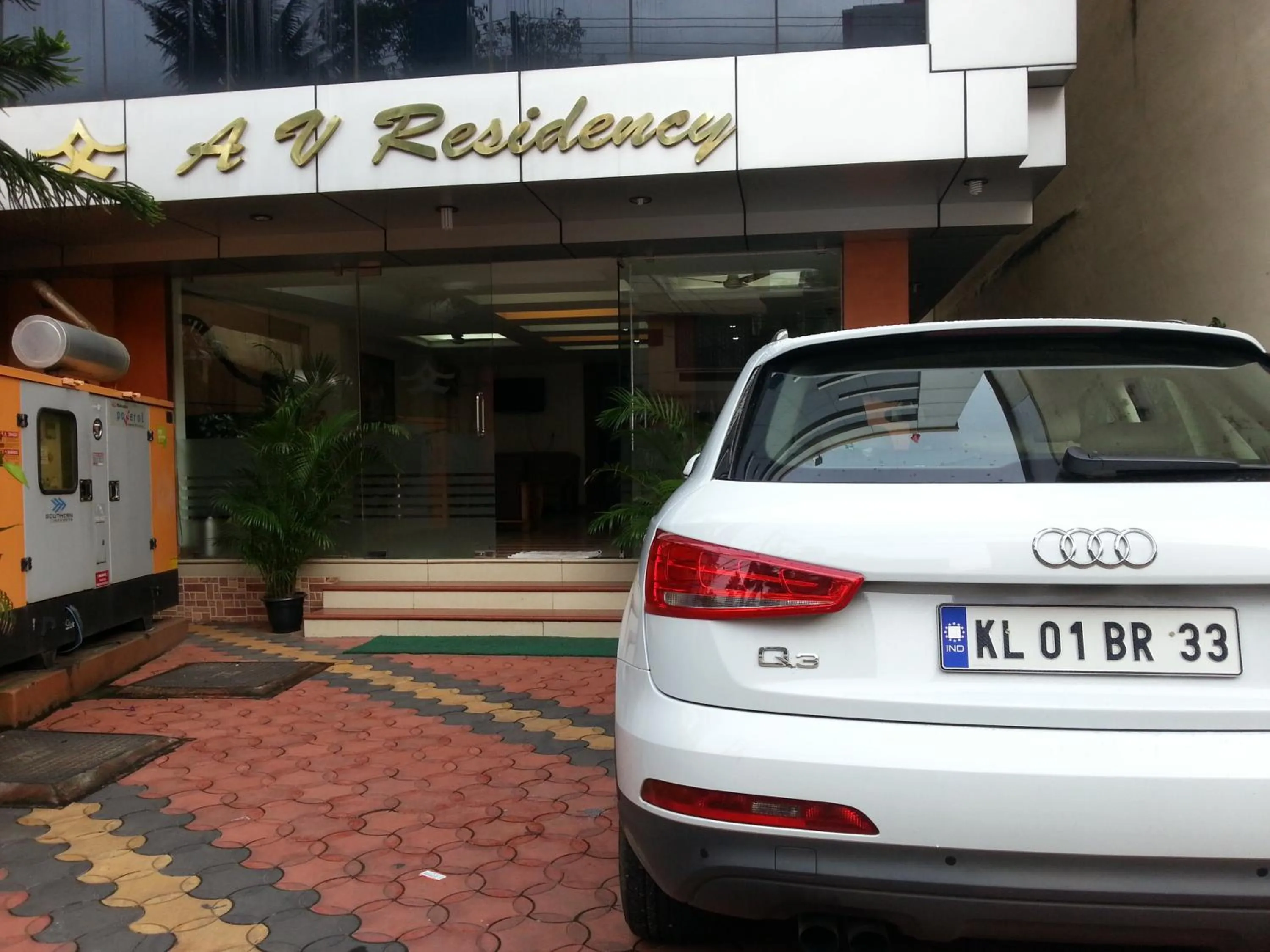 Facade/entrance in A V Residency