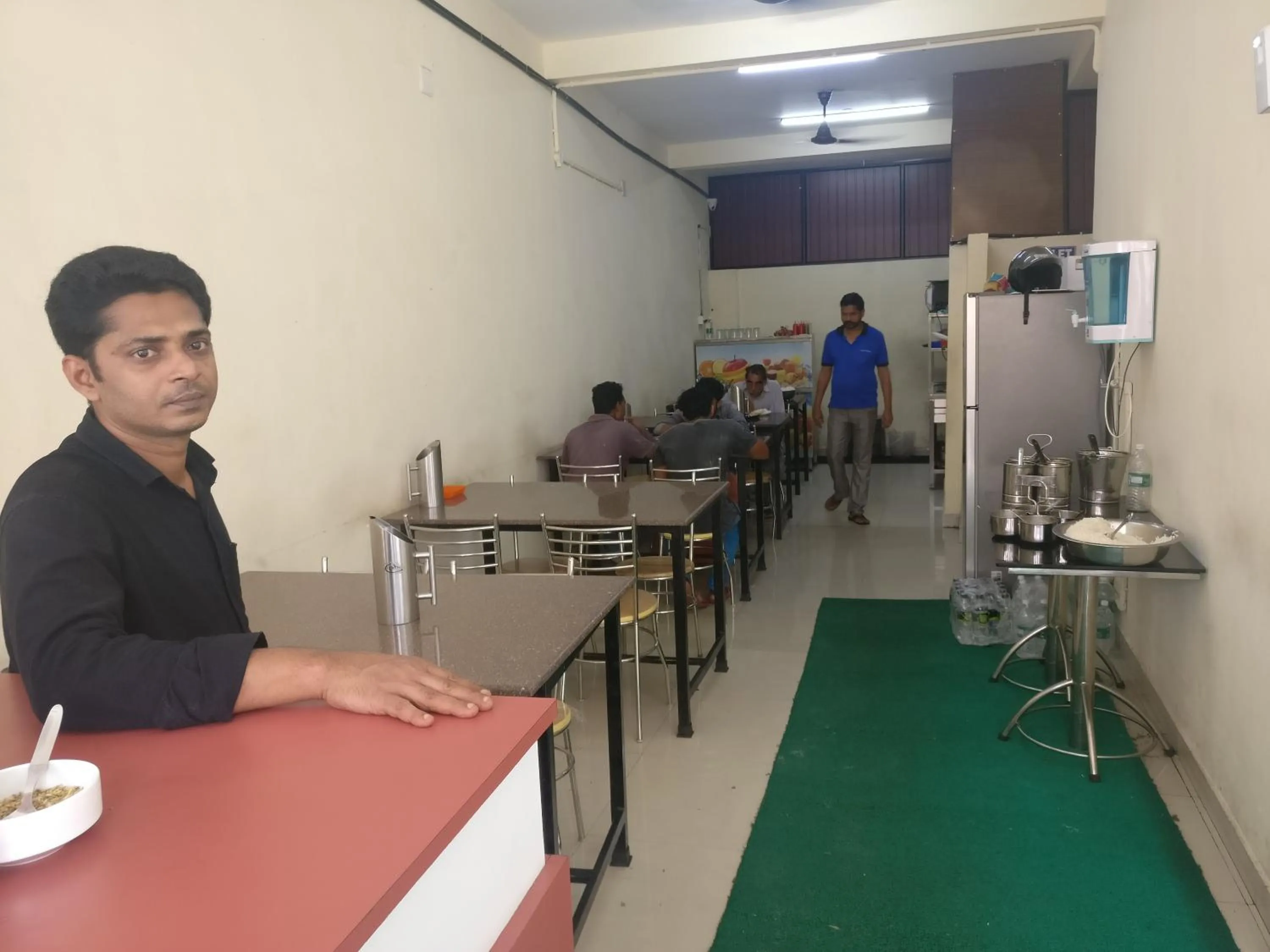 Restaurant/places to eat in A V Residency