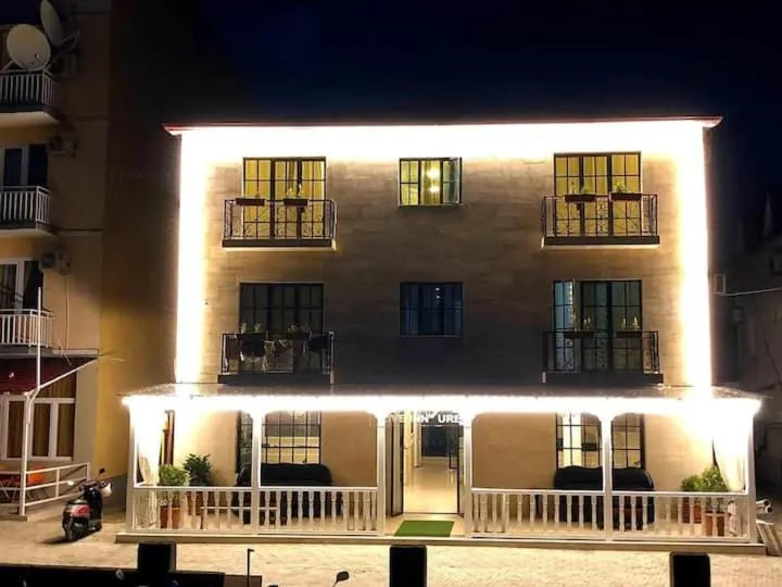 Property building in Del Mar