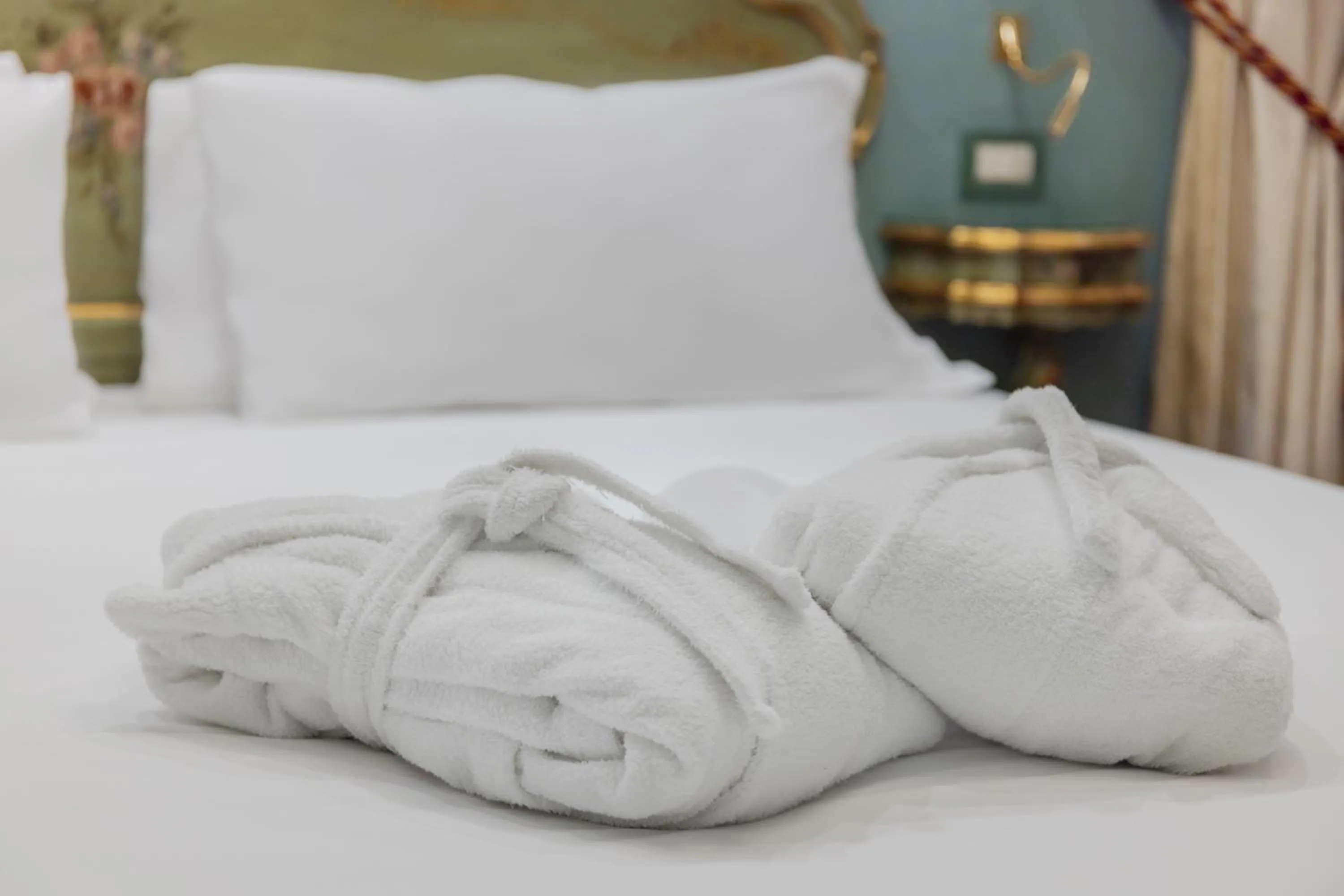 Decorative detail, Bed in Cà dell'arte Suite