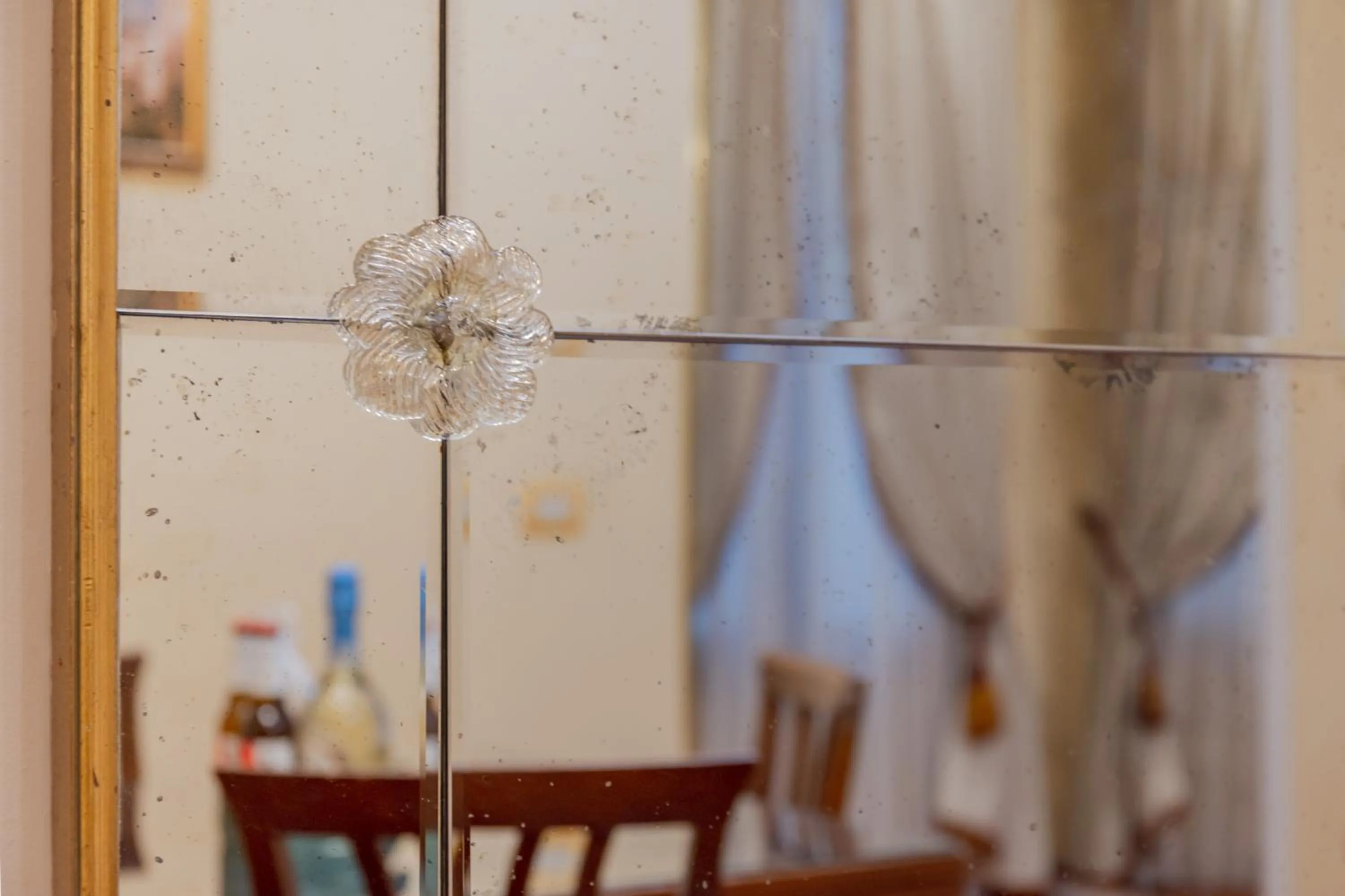 Decorative detail in Cà dell'arte Suite