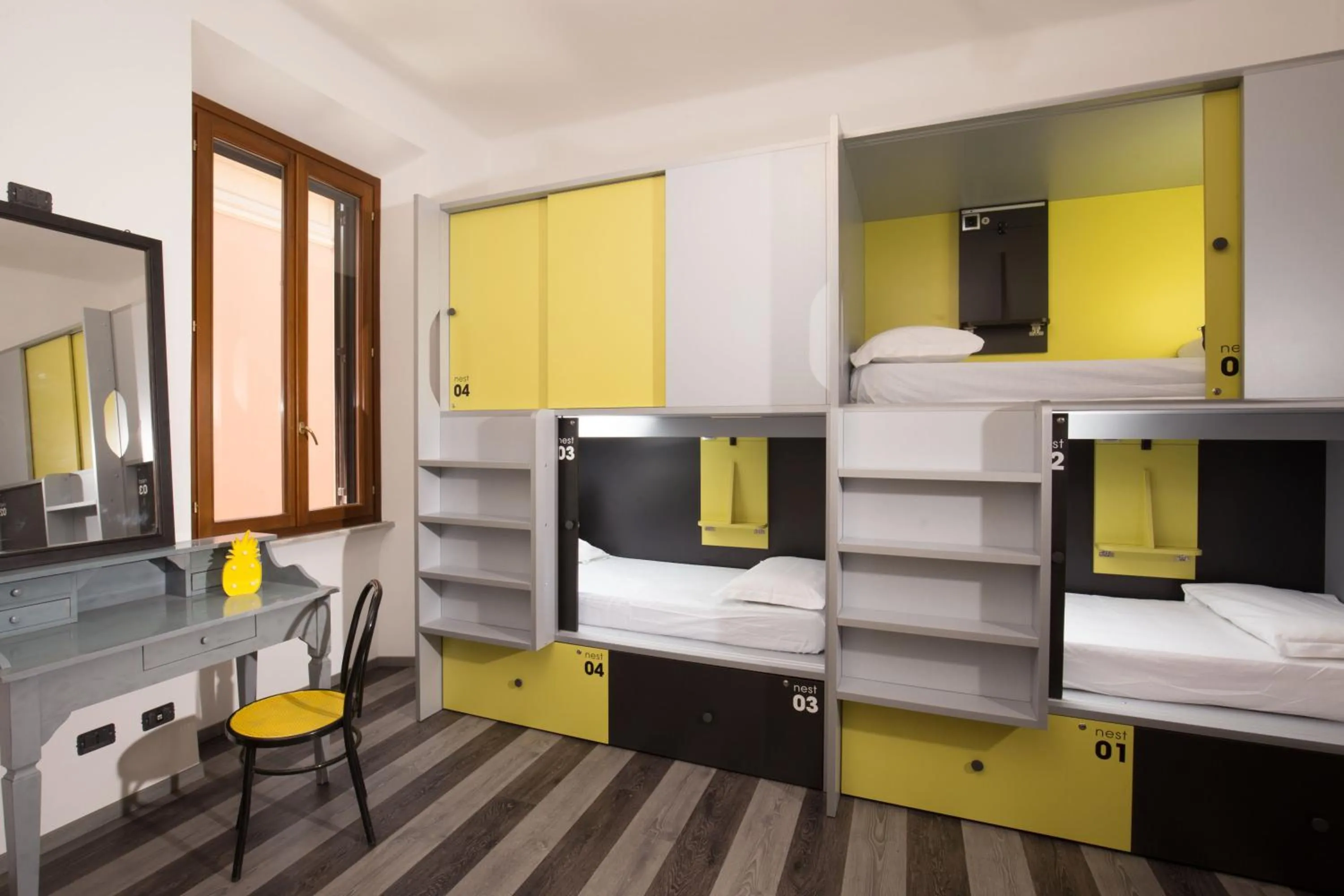 bunk bed, Bed in Free Hostels Roma