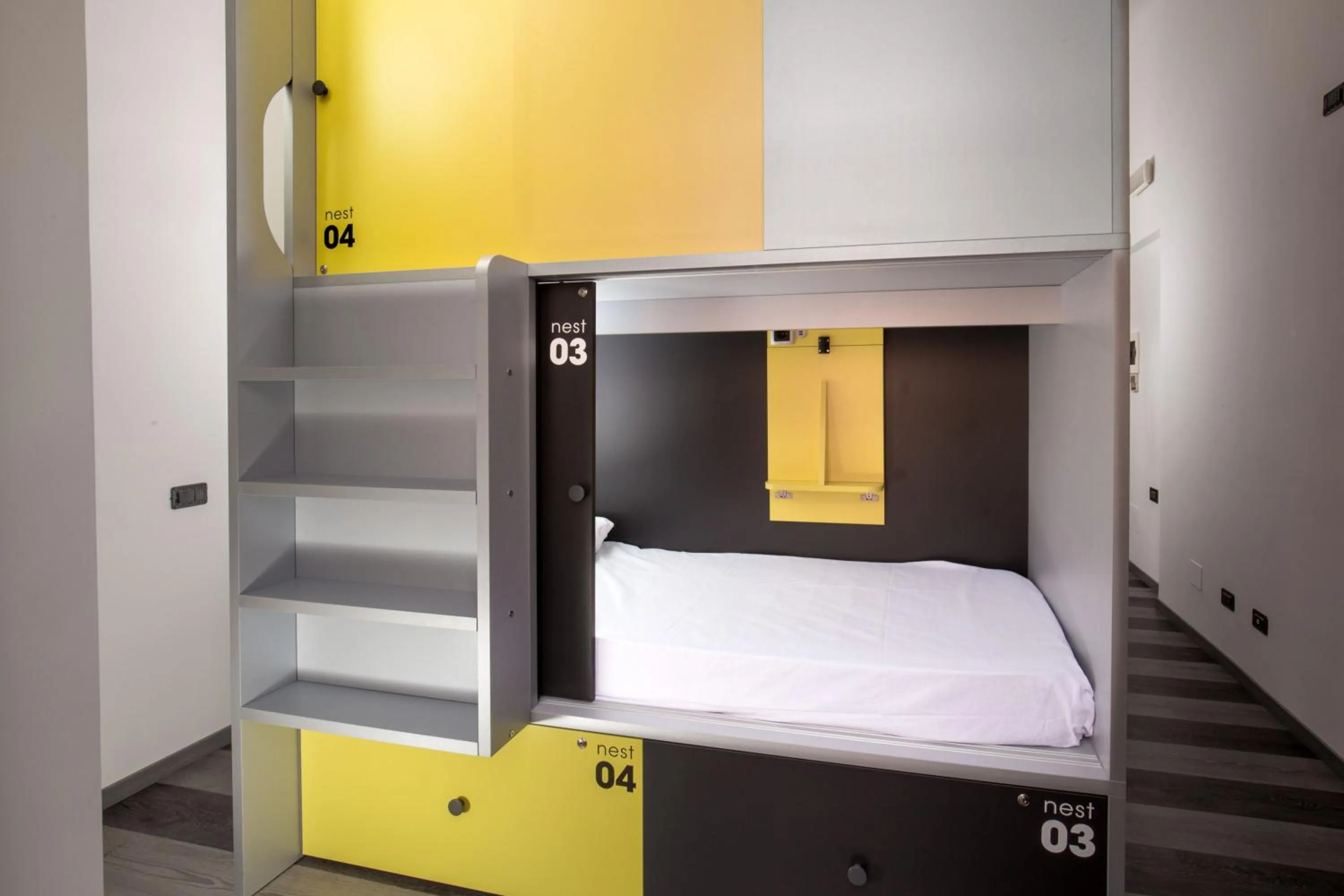 bunk bed, Bed in Free Hostels Roma