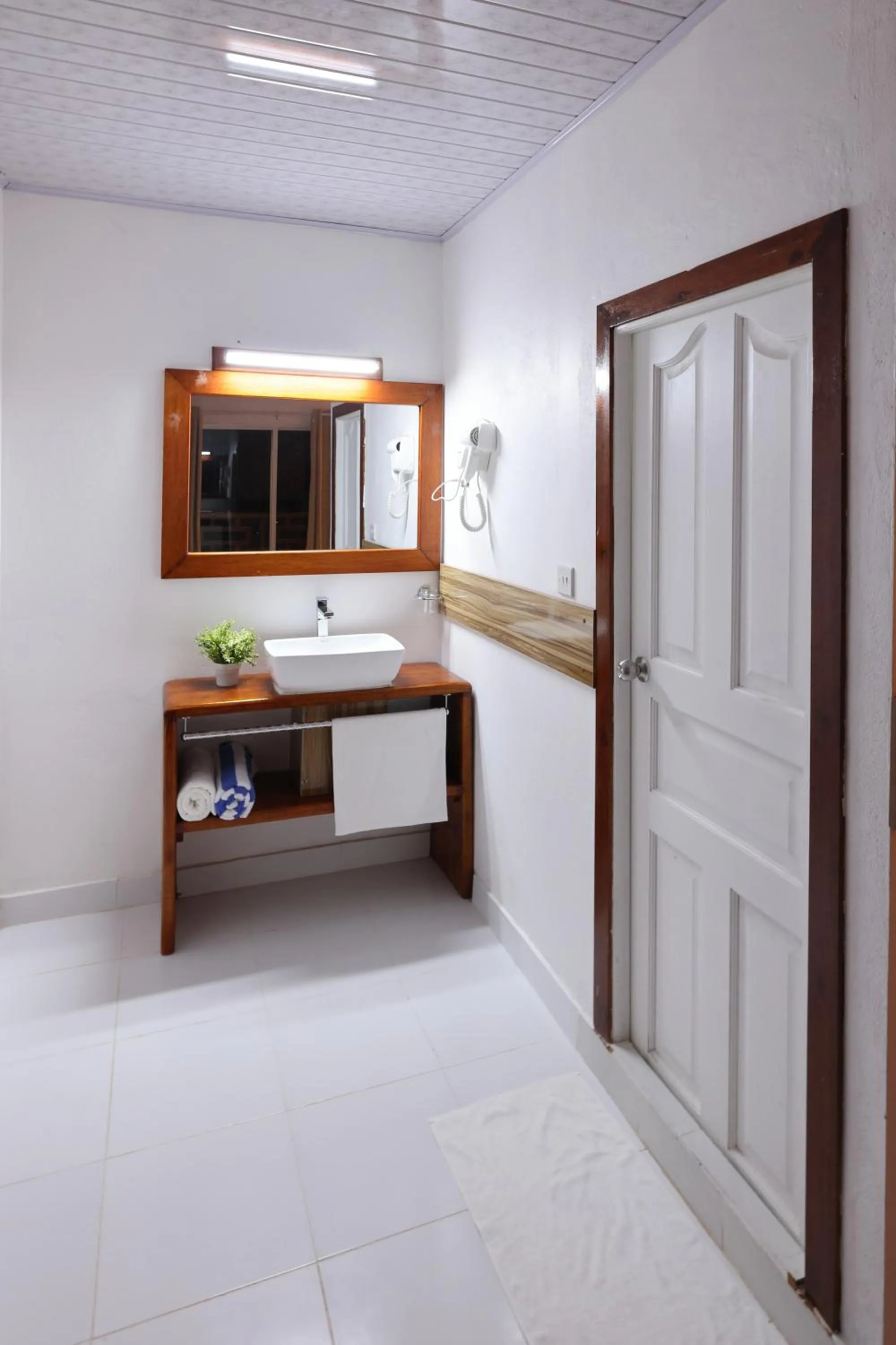 room service in Batuta Maldives Fourson