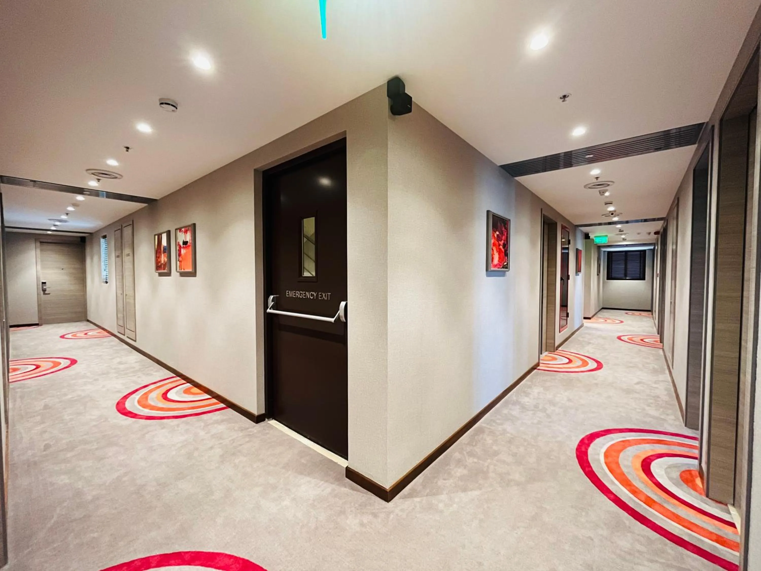 elevator in Ginger Mumbai, Goregaon