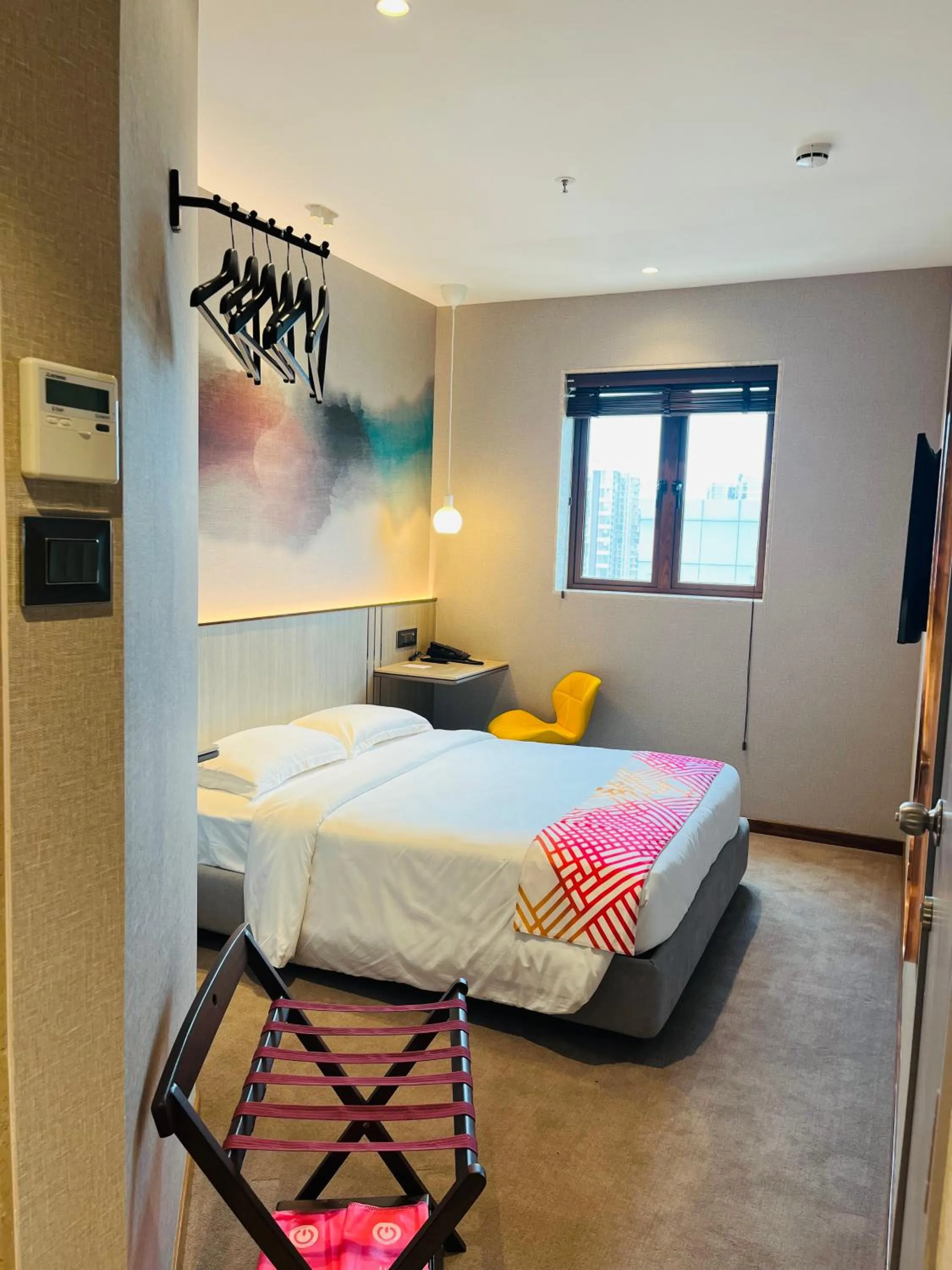 View (from property/room), Bed in Ginger Mumbai, Goregaon