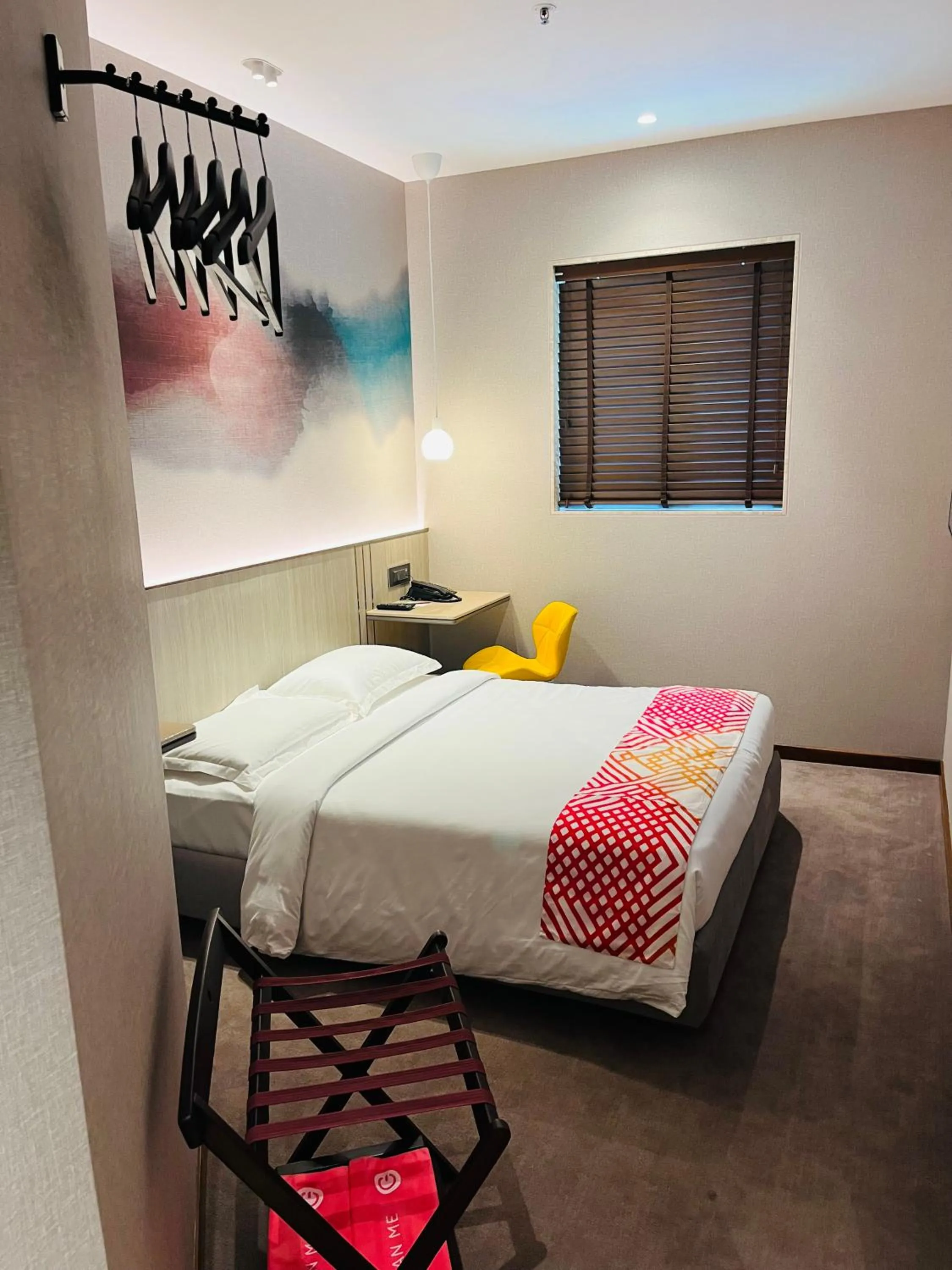 View (from property/room), Bed in Ginger Mumbai, Goregaon