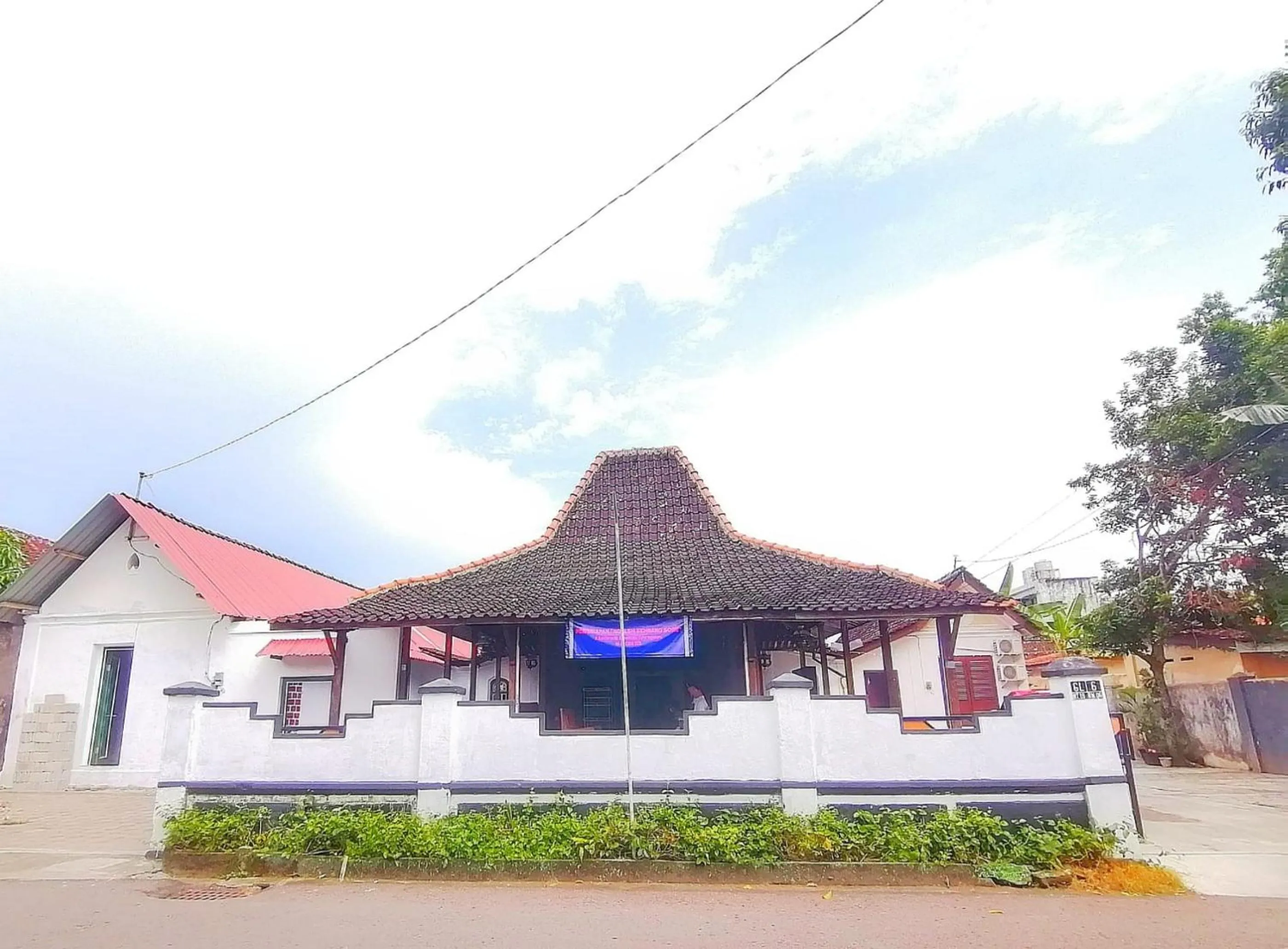 RedDoorz Syariah @ Ndalem Kembang Sore Yogyakarta