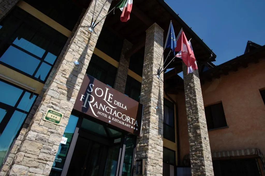Facade/entrance in Sole della Franciacorta - Hotel & Restaurant